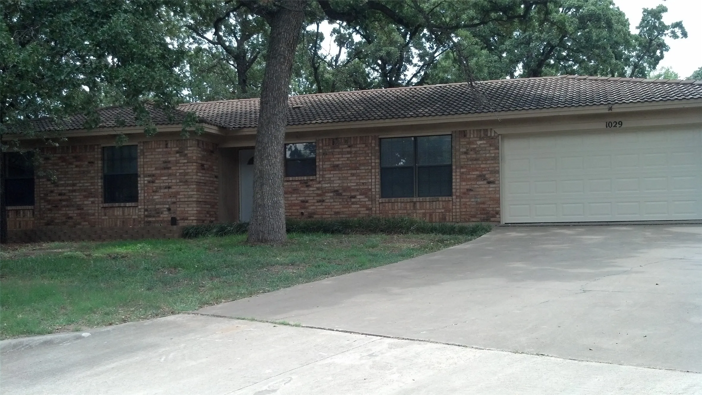 Single Family Residence For Rent in Tarrant County , 1029 Conchos Circle E, Keller, Texas 76248, 3 Bedroom, 2 Bathroom, 2 Garage spaces, 1,476 Sqft, built in 1983, mls#21368231, Real Estate Agent in Keller, Homes For Rent in Tarrant county, Homes For Rent in Keller, Realtor in Keller Texas, Real Estate Brokerage Independent Realty Texas, Luminita Cordes Realtor