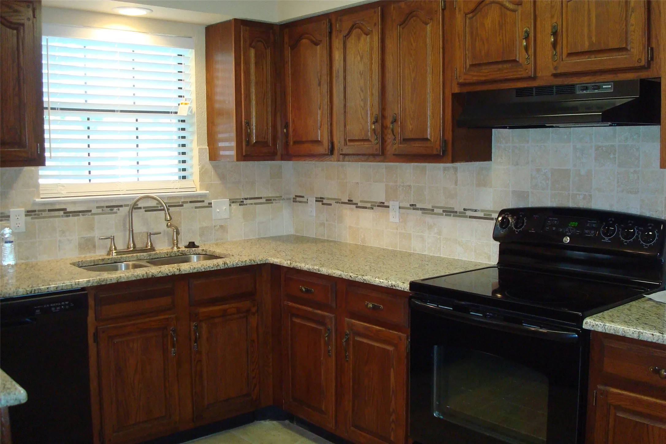Single Family Residence For Rent in Tarrant County , 1029 Conchos Circle E, Keller, Texas 76248, 3 Bedroom, 2 Bathroom, 2 Garage spaces, 1,476 Sqft, built in 1983, mls#21368231, Real Estate Agent in Keller, Homes For Rent in Tarrant county, Homes For Rent in Keller, Realtor in Keller Texas, Real Estate Brokerage Independent Realty Texas, Luminita Cordes Realtor