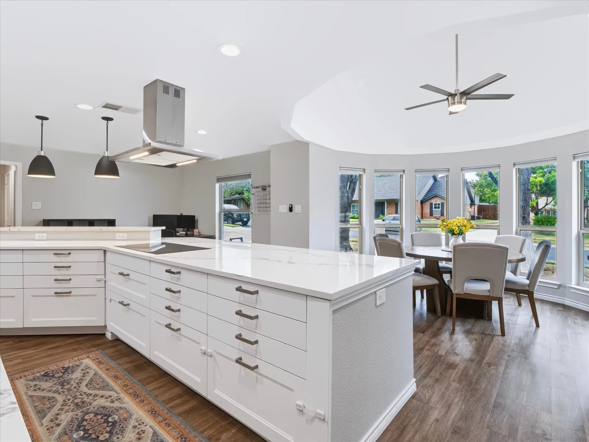 Single Family Residence For Sale in Tarrant County , 3313 Bobwhite Drive, Bedford, Texas 76021, 4 Bedroom, 3 Bathroom, 2 Garage spaces, 2,960 Sqft, built in 1977, mls#21367163, Real Estate Agent in Bedford, Homes For Sale in Tarrant county, Homes For Sale in Bedford, Realtor in Bedford Texas, Real Estate Brokerage Independent Realty Texas, Luminita Cordes Realtor