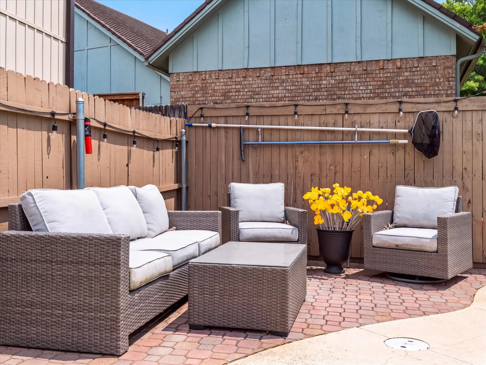 Single Family Residence For Sale in Tarrant County , 3313 Bobwhite Drive, Bedford, Texas 76021, 4 Bedroom, 3 Bathroom, 2 Garage spaces, 2,960 Sqft, built in 1977, mls#21367163, Real Estate Agent in Bedford, Homes For Sale in Tarrant county, Homes For Sale in Bedford, Realtor in Bedford Texas, Real Estate Brokerage Independent Realty Texas, Luminita Cordes Realtor