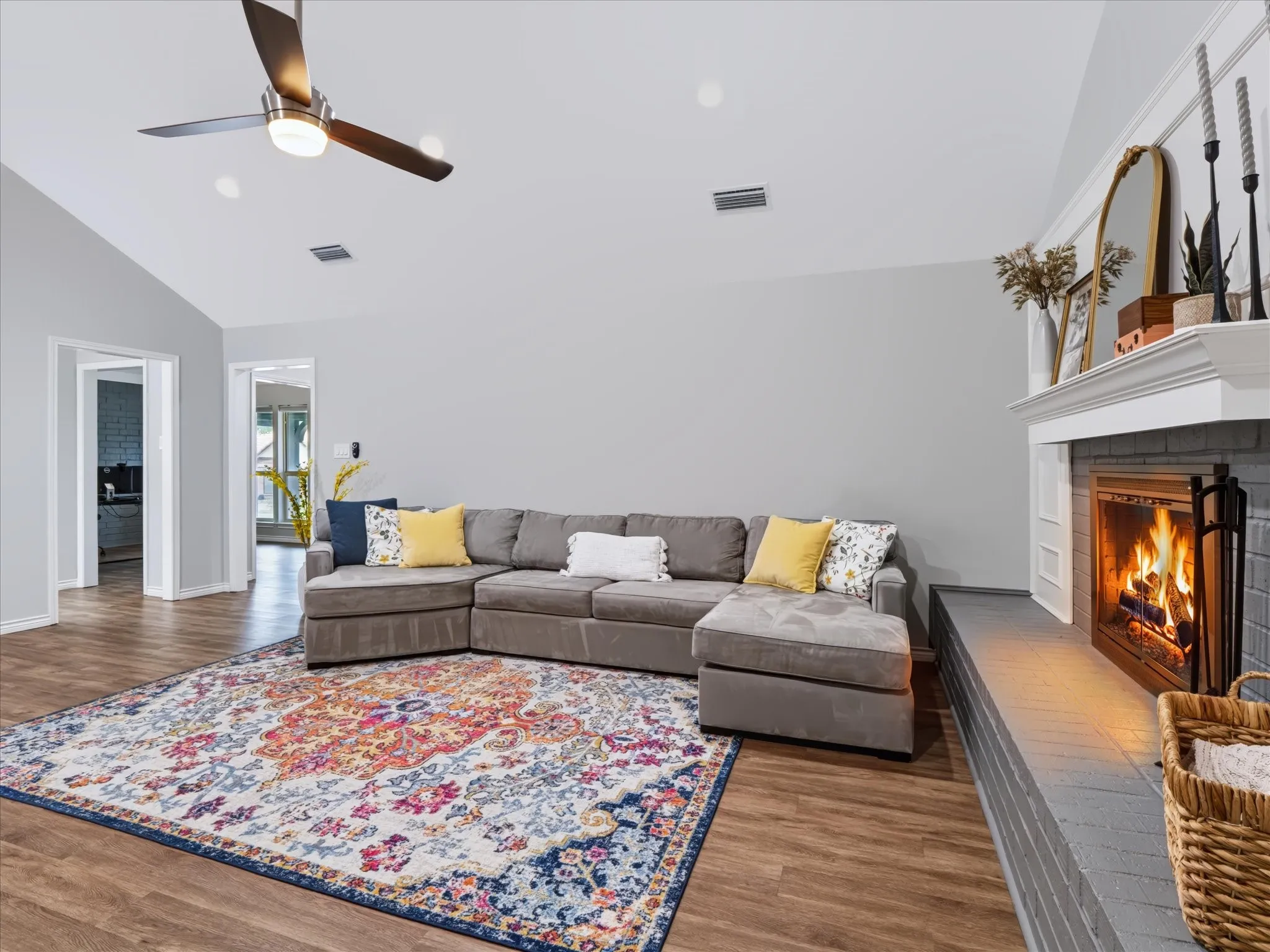 Single Family Residence For Sale in Tarrant County , 3313 Bobwhite Drive, Bedford, Texas 76021, 4 Bedroom, 3 Bathroom, 2 Garage spaces, 2,960 Sqft, built in 1977, mls#21367163, Real Estate Agent in Bedford, Homes For Sale in Tarrant county, Homes For Sale in Bedford, Realtor in Bedford Texas, Real Estate Brokerage Independent Realty Texas, Luminita Cordes Realtor