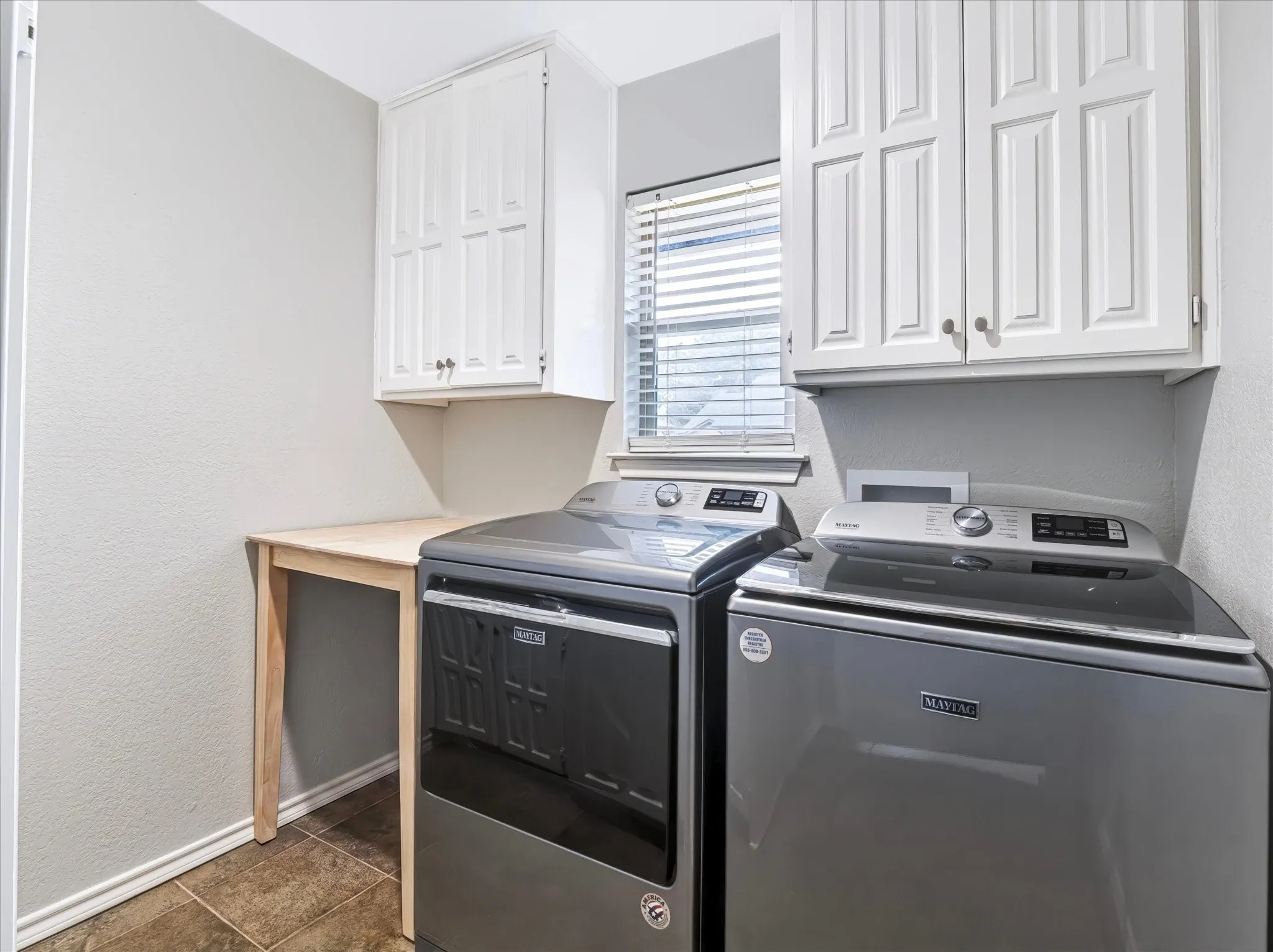 Single Family Residence For Sale in Tarrant County , 3313 Bobwhite Drive, Bedford, Texas 76021, 4 Bedroom, 3 Bathroom, 2 Garage spaces, 2,960 Sqft, built in 1977, mls#21367163, Real Estate Agent in Bedford, Homes For Sale in Tarrant county, Homes For Sale in Bedford, Realtor in Bedford Texas, Real Estate Brokerage Independent Realty Texas, Luminita Cordes Realtor