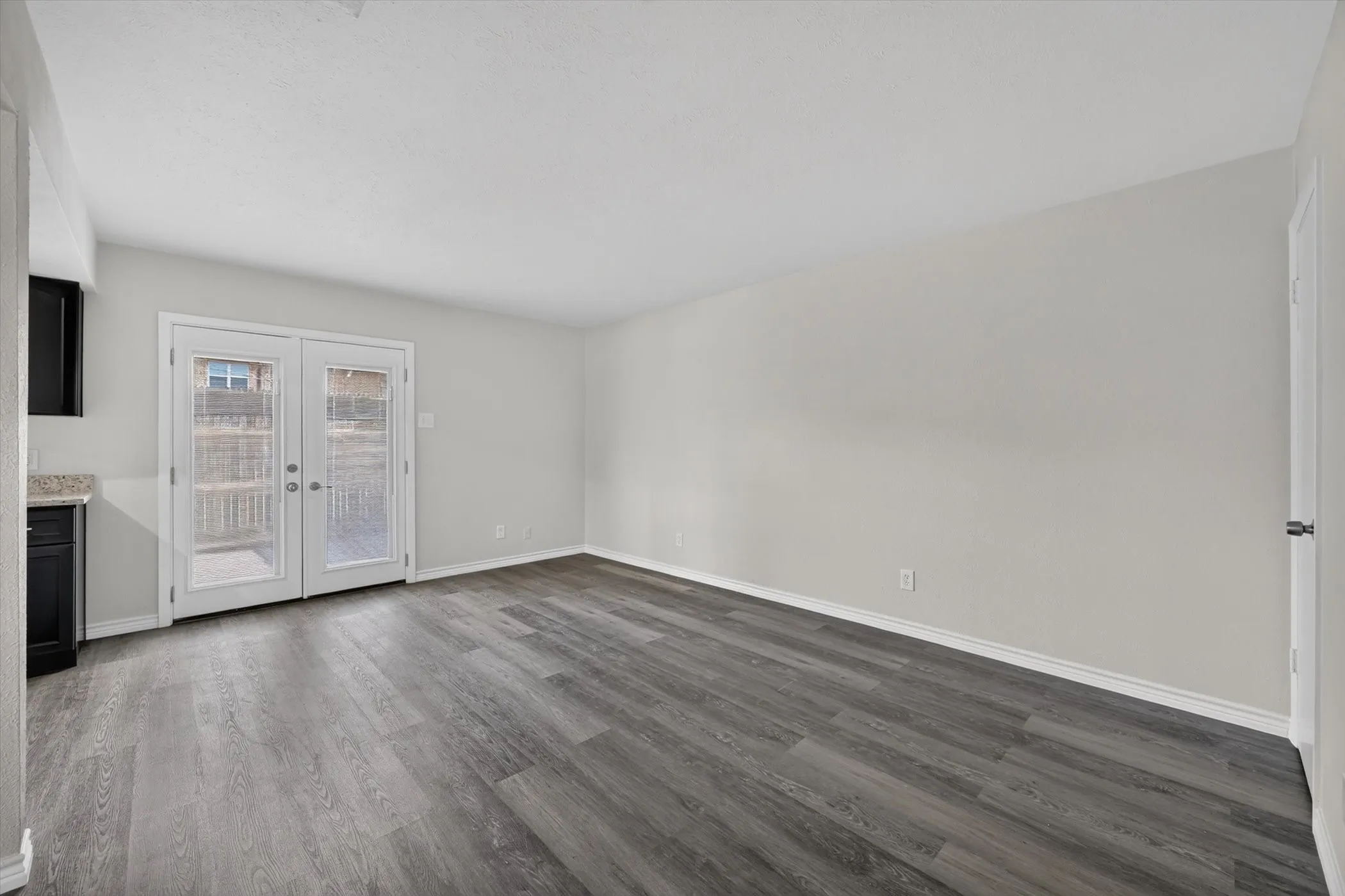 Condominium For Rent in Dallas County , 1801 E Grauwyler Road 101, Irving, Texas 75061, 3 Bedroom, 3 Bathroom, Garage spaces, 1,552 Sqft, built in 1970, mls#21368221, Real Estate Agent in Irving, Homes For Rent in Dallas county, Homes For Rent in Irving, Realtor in Irving Texas, Real Estate Brokerage Independent Realty Texas, Luminita Cordes Realtor
