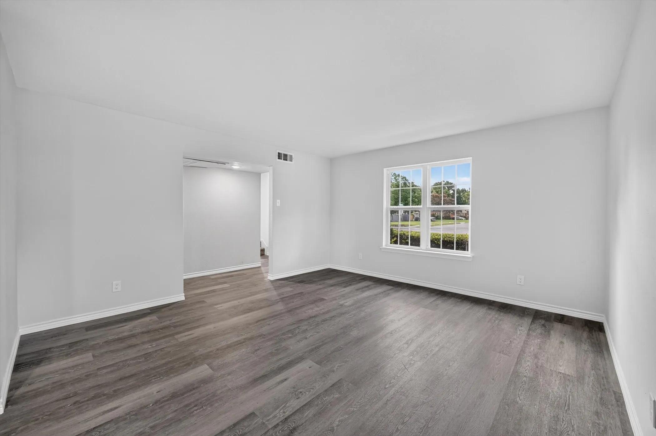 Condominium For Rent in Dallas County , 1801 E Grauwyler Road 101, Irving, Texas 75061, 3 Bedroom, 3 Bathroom, Garage spaces, 1,552 Sqft, built in 1970, mls#21368221, Real Estate Agent in Irving, Homes For Rent in Dallas county, Homes For Rent in Irving, Realtor in Irving Texas, Real Estate Brokerage Independent Realty Texas, Luminita Cordes Realtor