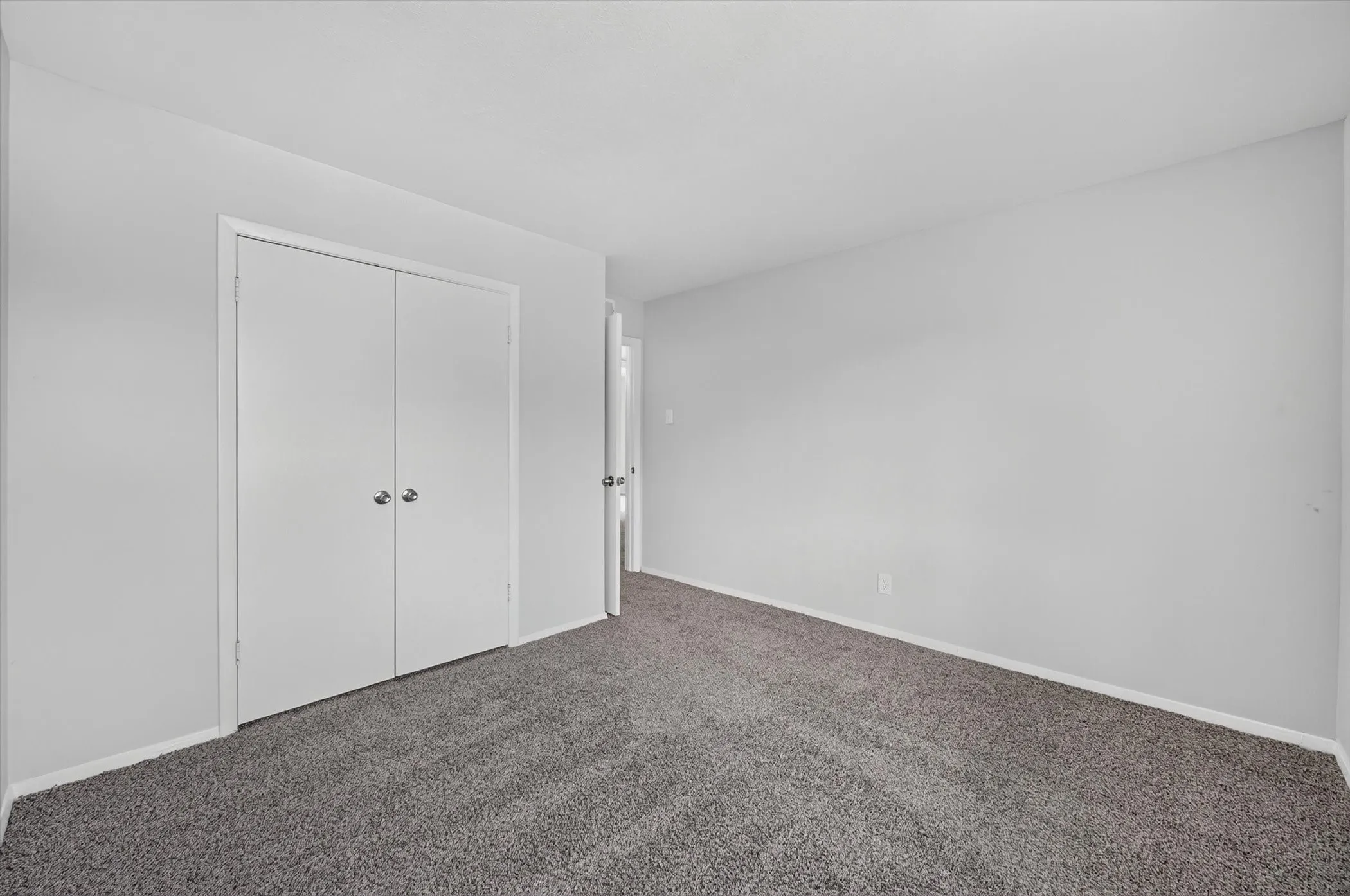 Condominium For Rent in Dallas County , 1801 E Grauwyler Road 101, Irving, Texas 75061, 3 Bedroom, 3 Bathroom, Garage spaces, 1,552 Sqft, built in 1970, mls#21368221, Real Estate Agent in Irving, Homes For Rent in Dallas county, Homes For Rent in Irving, Realtor in Irving Texas, Real Estate Brokerage Independent Realty Texas, Luminita Cordes Realtor