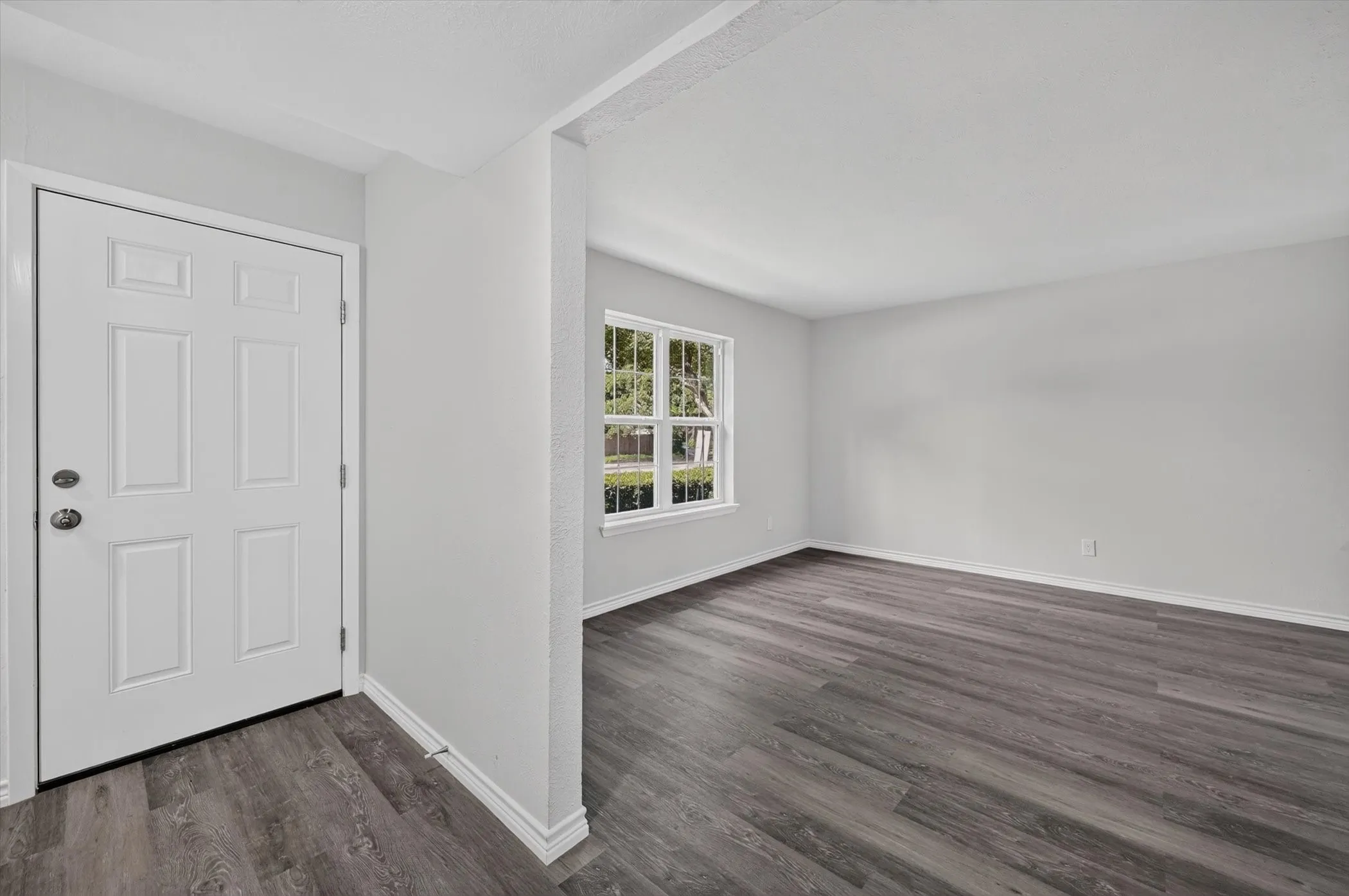 Condominium For Rent in Dallas County , 1801 E Grauwyler Road 101, Irving, Texas 75061, 3 Bedroom, 3 Bathroom, Garage spaces, 1,552 Sqft, built in 1970, mls#21368221, Real Estate Agent in Irving, Homes For Rent in Dallas county, Homes For Rent in Irving, Realtor in Irving Texas, Real Estate Brokerage Independent Realty Texas, Luminita Cordes Realtor