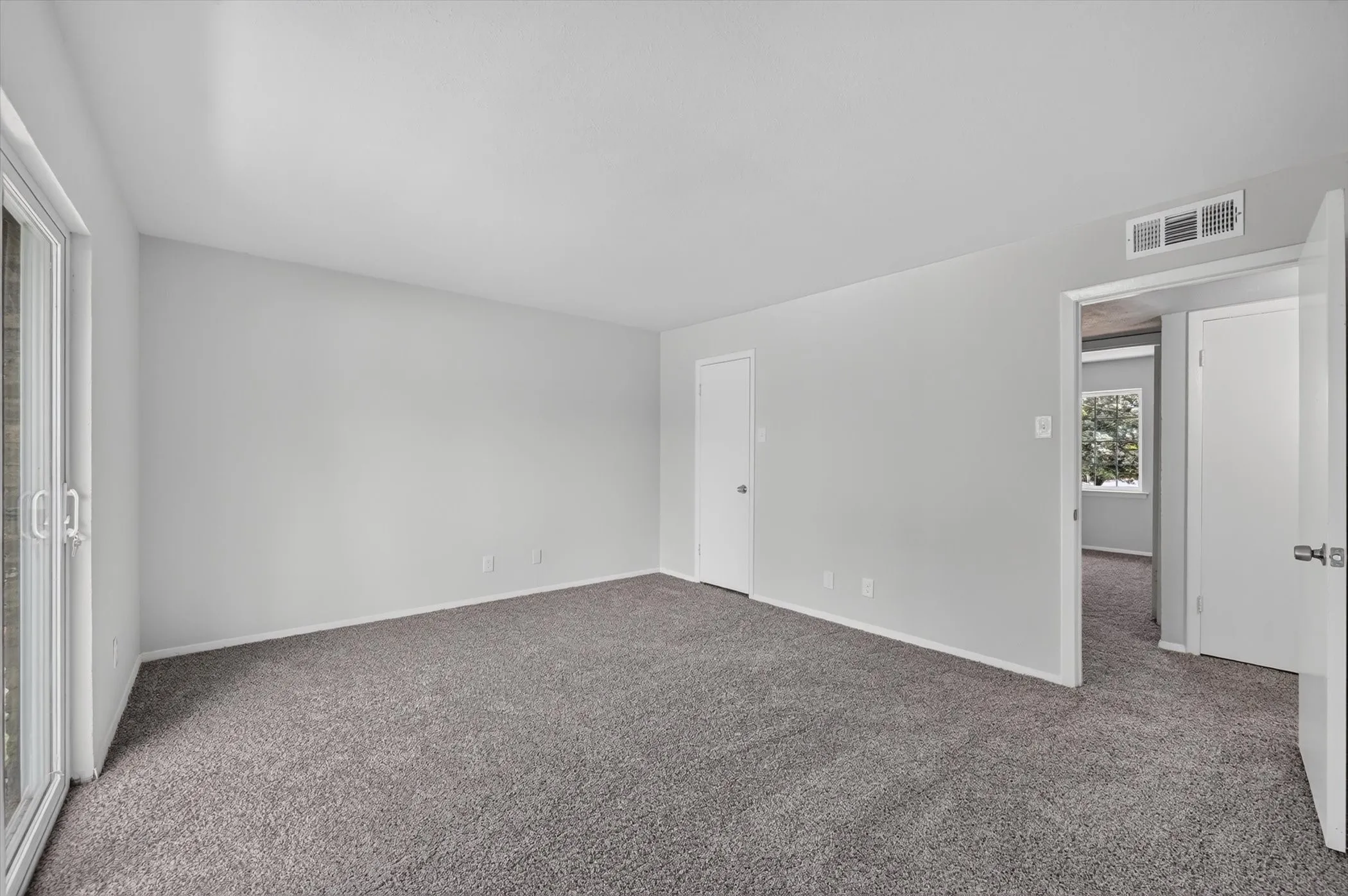 Condominium For Rent in Dallas County , 1801 E Grauwyler Road 101, Irving, Texas 75061, 3 Bedroom, 3 Bathroom, Garage spaces, 1,552 Sqft, built in 1970, mls#21368221, Real Estate Agent in Irving, Homes For Rent in Dallas county, Homes For Rent in Irving, Realtor in Irving Texas, Real Estate Brokerage Independent Realty Texas, Luminita Cordes Realtor