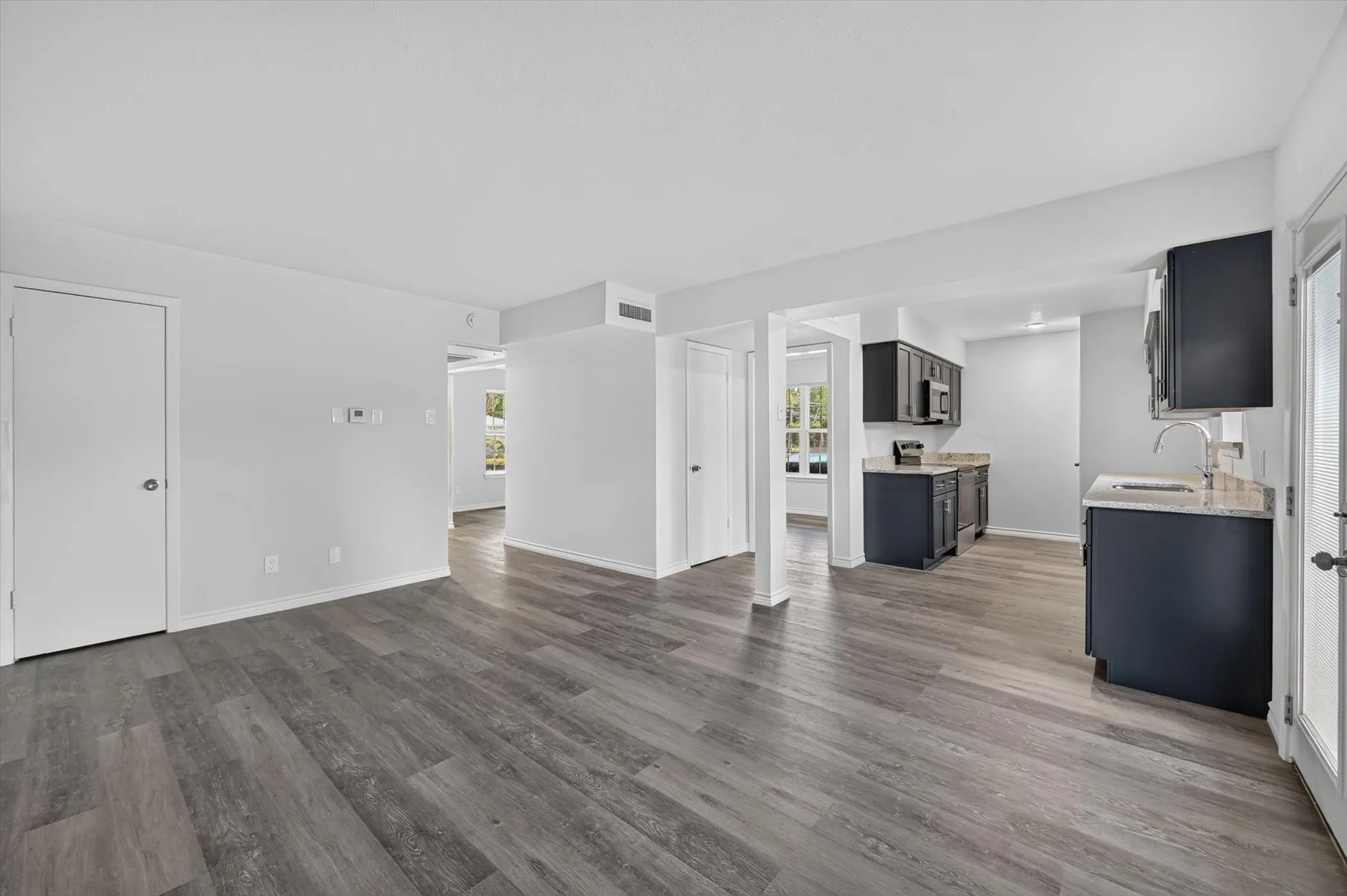 Condominium For Rent in Dallas County , 1801 E Grauwyler Road 101, Irving, Texas 75061, 3 Bedroom, 3 Bathroom, Garage spaces, 1,552 Sqft, built in 1970, mls#21368221, Real Estate Agent in Irving, Homes For Rent in Dallas county, Homes For Rent in Irving, Realtor in Irving Texas, Real Estate Brokerage Independent Realty Texas, Luminita Cordes Realtor