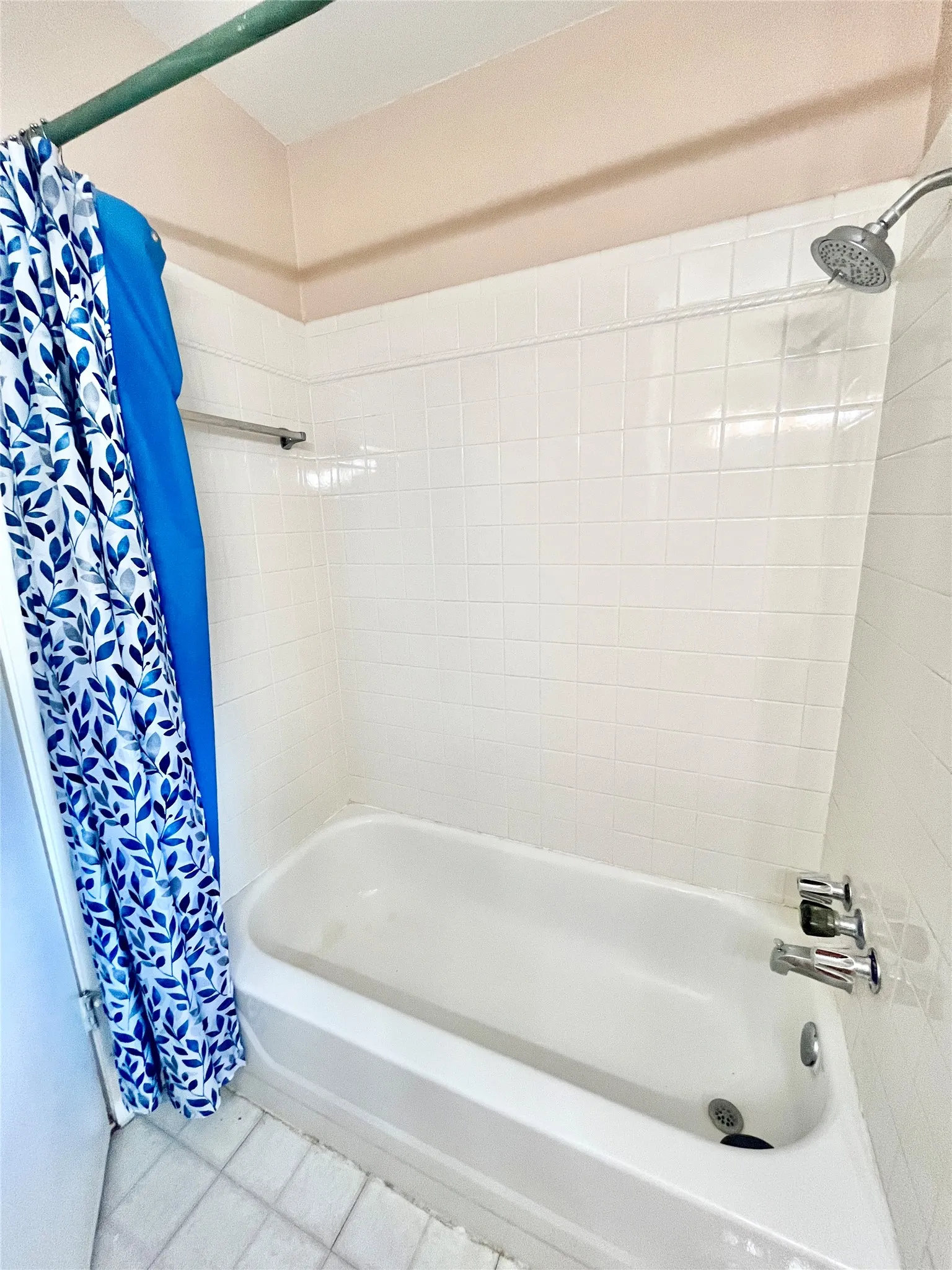 Single Family Residence For Rent in Tarrant County , 1811 Redwood Street, Arlington, Texas 76014, 3 Bedroom, 2 Bathroom, 2 Garage spaces, 1,665 Sqft, built in 1970, mls#21320485, Real Estate Agent in Arlington, Homes For Rent in Tarrant county, Homes For Rent in Arlington, Realtor in Arlington Texas, Real Estate Brokerage Independent Realty Texas, Luminita Cordes Realtor