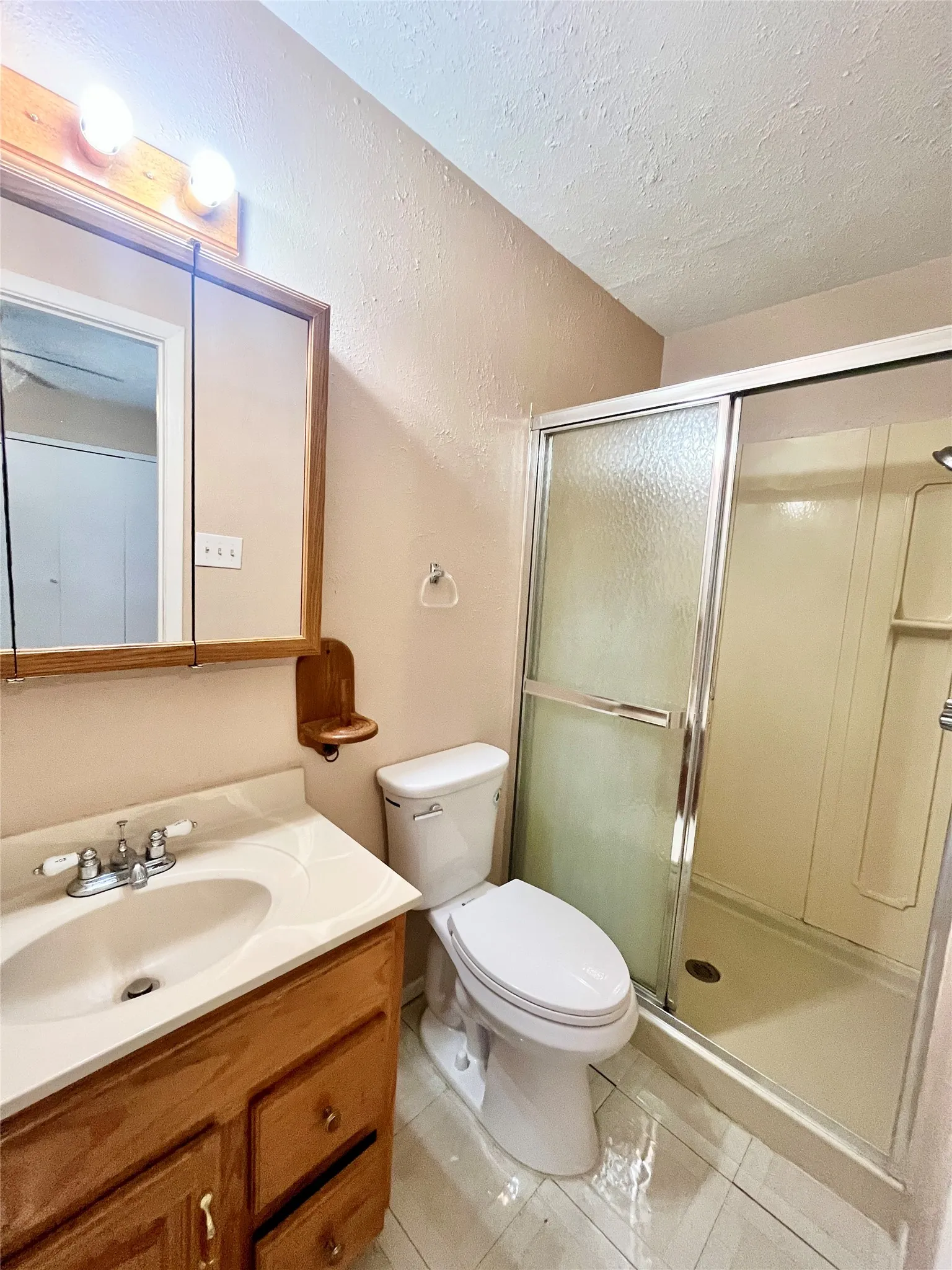 Single Family Residence For Rent in Tarrant County , 1811 Redwood Street, Arlington, Texas 76014, 3 Bedroom, 2 Bathroom, 2 Garage spaces, 1,665 Sqft, built in 1970, mls#21320485, Real Estate Agent in Arlington, Homes For Rent in Tarrant county, Homes For Rent in Arlington, Realtor in Arlington Texas, Real Estate Brokerage Independent Realty Texas, Luminita Cordes Realtor