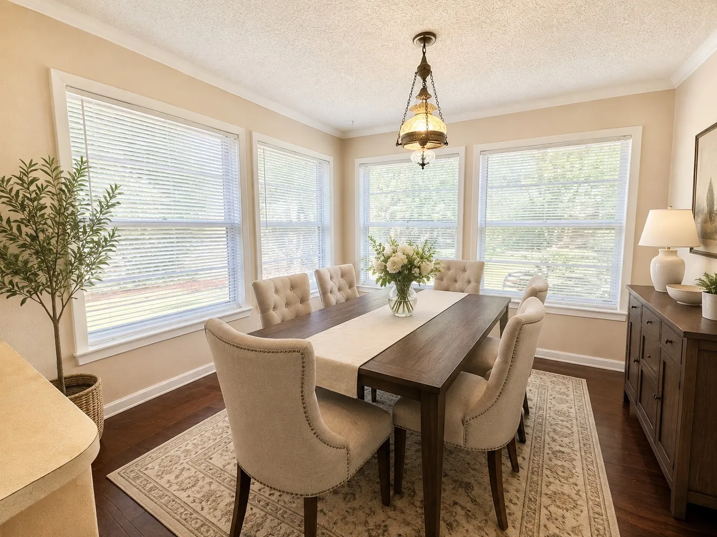 Single Family Residence For Rent in Tarrant County , 1811 Redwood Street, Arlington, Texas 76014, 3 Bedroom, 2 Bathroom, 2 Garage spaces, 1,665 Sqft, built in 1970, mls#21320485, Real Estate Agent in Arlington, Homes For Rent in Tarrant county, Homes For Rent in Arlington, Realtor in Arlington Texas, Real Estate Brokerage Independent Realty Texas, Luminita Cordes Realtor