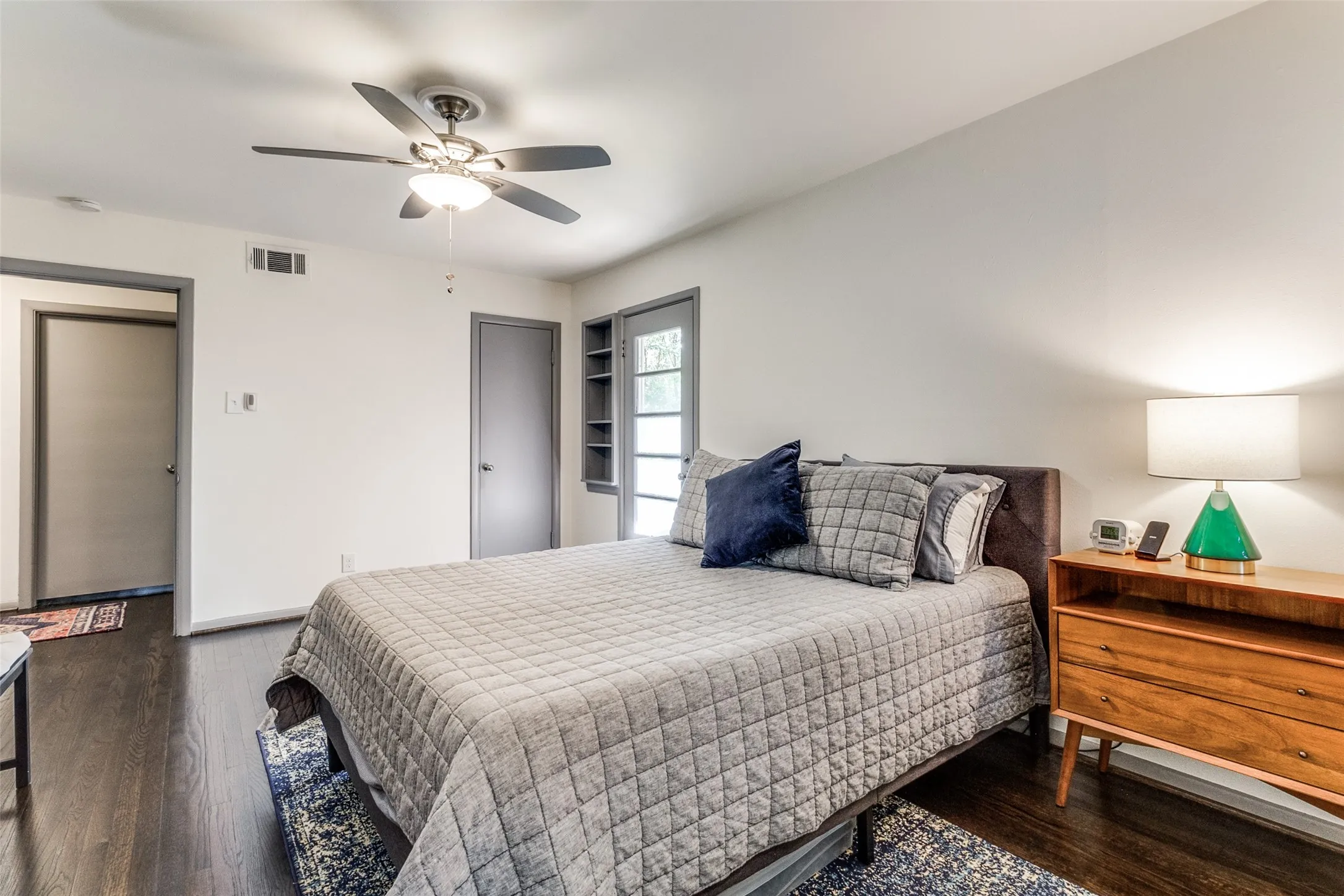 Single Family Residence For Rent in Dallas County , 10312 Sylvia Drive, Dallas, Texas 75228, 3 Bedroom, 2 Bathroom, Garage spaces, 1,218 Sqft, built in 1951, mls#21368234, Real Estate Agent in Dallas, Homes For Rent in Dallas county, Homes For Rent in Dallas, Realtor in Dallas Texas, Real Estate Brokerage Independent Realty Texas, Luminita Cordes Realtor