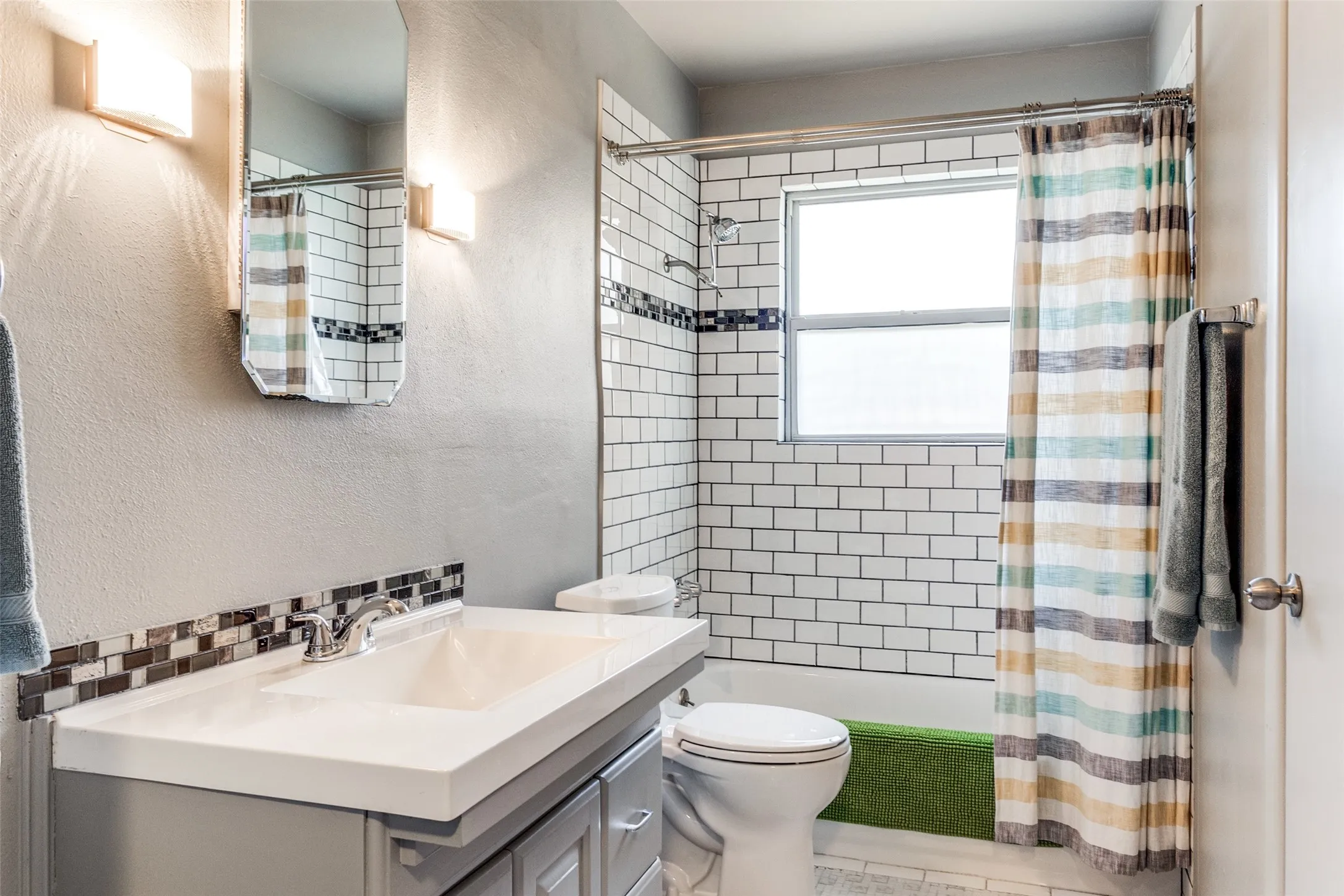 Single Family Residence For Rent in Dallas County , 10312 Sylvia Drive, Dallas, Texas 75228, 3 Bedroom, 2 Bathroom, Garage spaces, 1,218 Sqft, built in 1951, mls#21368234, Real Estate Agent in Dallas, Homes For Rent in Dallas county, Homes For Rent in Dallas, Realtor in Dallas Texas, Real Estate Brokerage Independent Realty Texas, Luminita Cordes Realtor