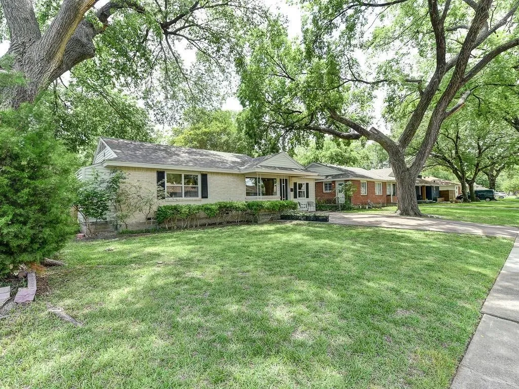 Single Family Residence For Rent in Dallas County , 10312 Sylvia Drive, Dallas, Texas 75228, 3 Bedroom, 2 Bathroom, Garage spaces, 1,218 Sqft, built in 1951, mls#21368234, Real Estate Agent in Dallas, Homes For Rent in Dallas county, Homes For Rent in Dallas, Realtor in Dallas Texas, Real Estate Brokerage Independent Realty Texas, Luminita Cordes Realtor