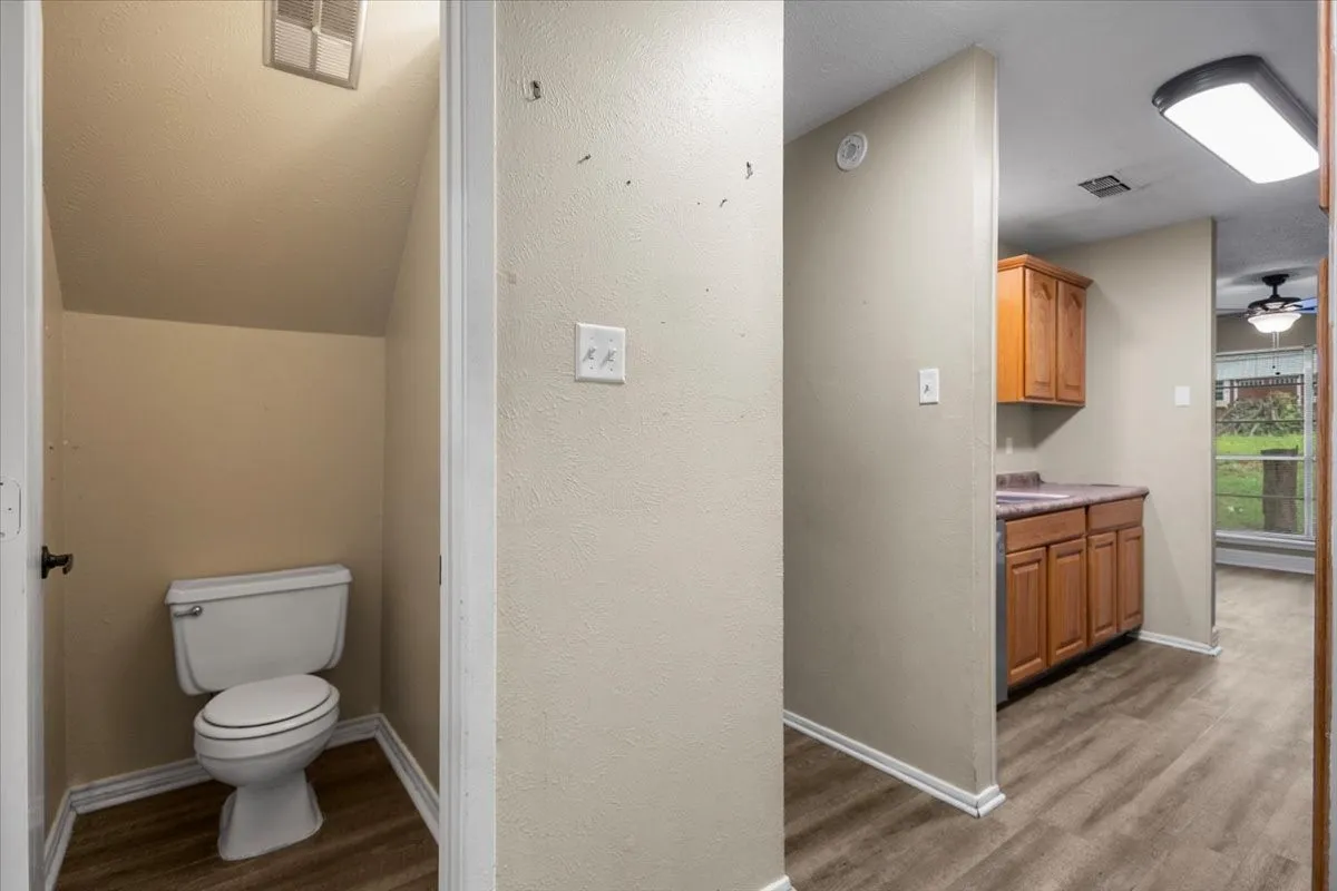 Single Family Residence For Sale in Gregg County , 1210 Chad Street, Longview, Texas 75604, 3 Bedroom, 3 Bathroom, 2 Garage spaces, 1,478 Sqft, built in 1982, mls#21360752, Real Estate Agent in Longview, Homes For Sale in Gregg county, Homes For Sale in Longview, Realtor in Longview Texas, Real Estate Brokerage Independent Realty Texas, Luminita Cordes Realtor