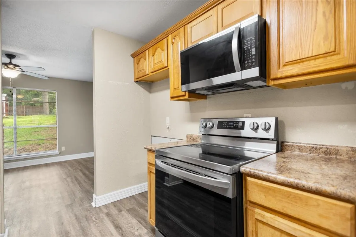 Single Family Residence For Sale in Gregg County , 1210 Chad Street, Longview, Texas 75604, 3 Bedroom, 3 Bathroom, 2 Garage spaces, 1,478 Sqft, built in 1982, mls#21360752, Real Estate Agent in Longview, Homes For Sale in Gregg county, Homes For Sale in Longview, Realtor in Longview Texas, Real Estate Brokerage Independent Realty Texas, Luminita Cordes Realtor