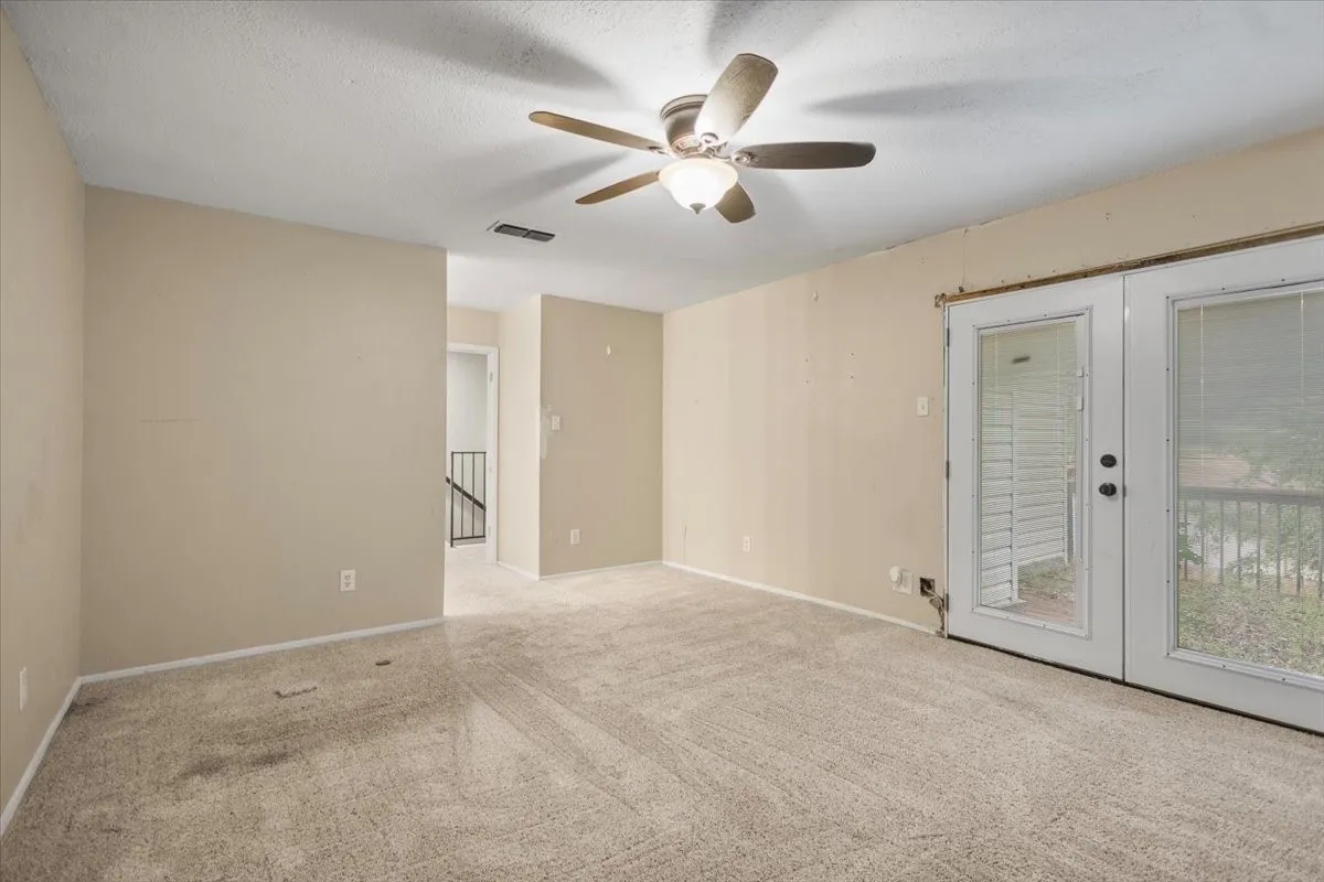 Single Family Residence For Sale in Gregg County , 1210 Chad Street, Longview, Texas 75604, 3 Bedroom, 3 Bathroom, 2 Garage spaces, 1,478 Sqft, built in 1982, mls#21360752, Real Estate Agent in Longview, Homes For Sale in Gregg county, Homes For Sale in Longview, Realtor in Longview Texas, Real Estate Brokerage Independent Realty Texas, Luminita Cordes Realtor
