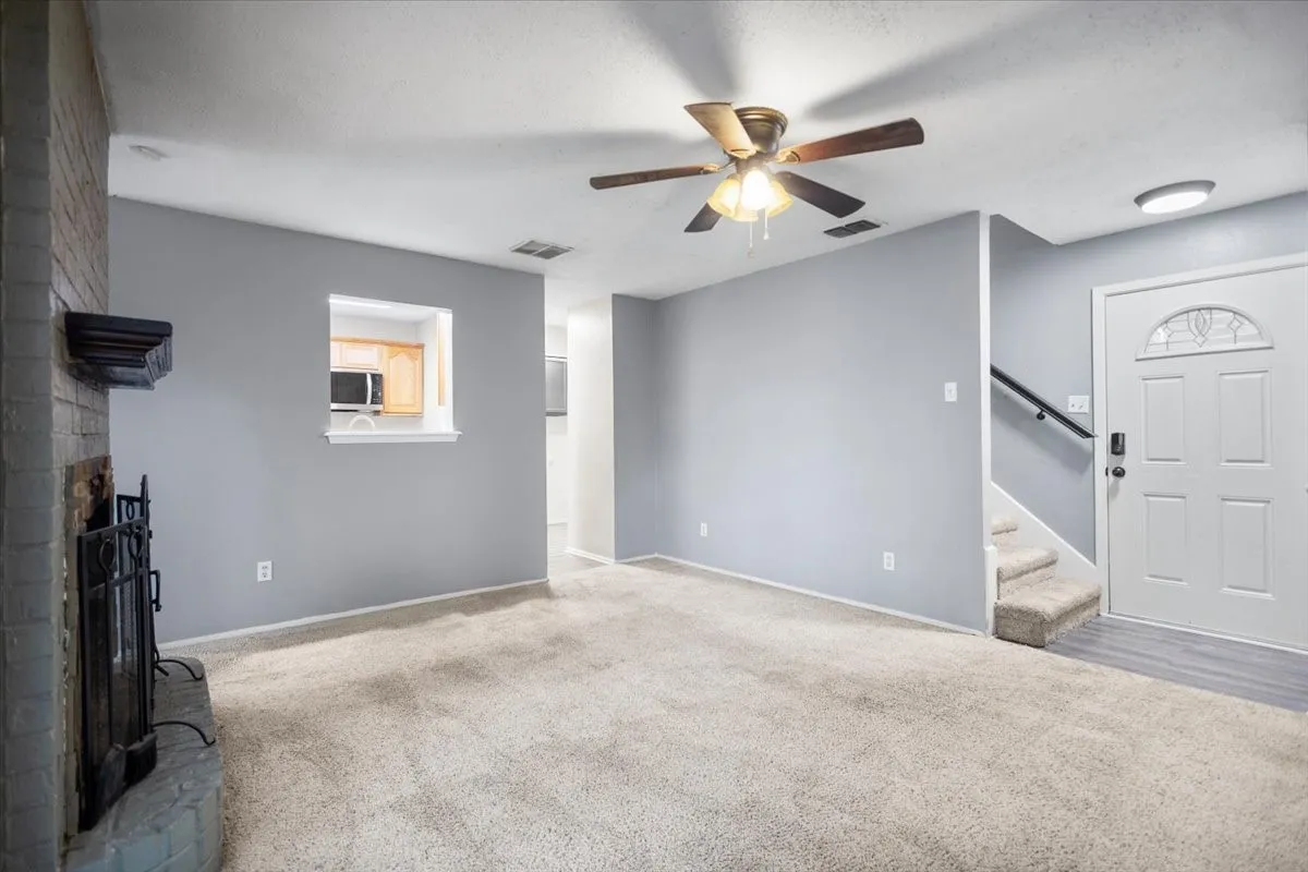 Single Family Residence For Sale in Gregg County , 1210 Chad Street, Longview, Texas 75604, 3 Bedroom, 3 Bathroom, 2 Garage spaces, 1,478 Sqft, built in 1982, mls#21360752, Real Estate Agent in Longview, Homes For Sale in Gregg county, Homes For Sale in Longview, Realtor in Longview Texas, Real Estate Brokerage Independent Realty Texas, Luminita Cordes Realtor