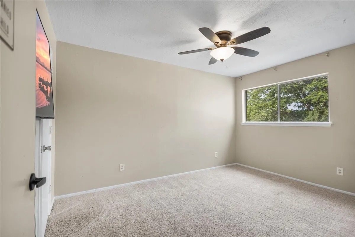 Single Family Residence For Sale in Gregg County , 1210 Chad Street, Longview, Texas 75604, 3 Bedroom, 3 Bathroom, 2 Garage spaces, 1,478 Sqft, built in 1982, mls#21360752, Real Estate Agent in Longview, Homes For Sale in Gregg county, Homes For Sale in Longview, Realtor in Longview Texas, Real Estate Brokerage Independent Realty Texas, Luminita Cordes Realtor