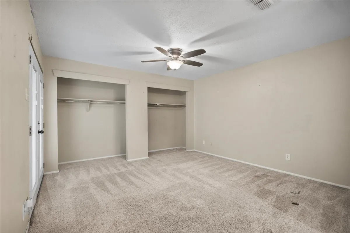Single Family Residence For Sale in Gregg County , 1210 Chad Street, Longview, Texas 75604, 3 Bedroom, 3 Bathroom, 2 Garage spaces, 1,478 Sqft, built in 1982, mls#21360752, Real Estate Agent in Longview, Homes For Sale in Gregg county, Homes For Sale in Longview, Realtor in Longview Texas, Real Estate Brokerage Independent Realty Texas, Luminita Cordes Realtor