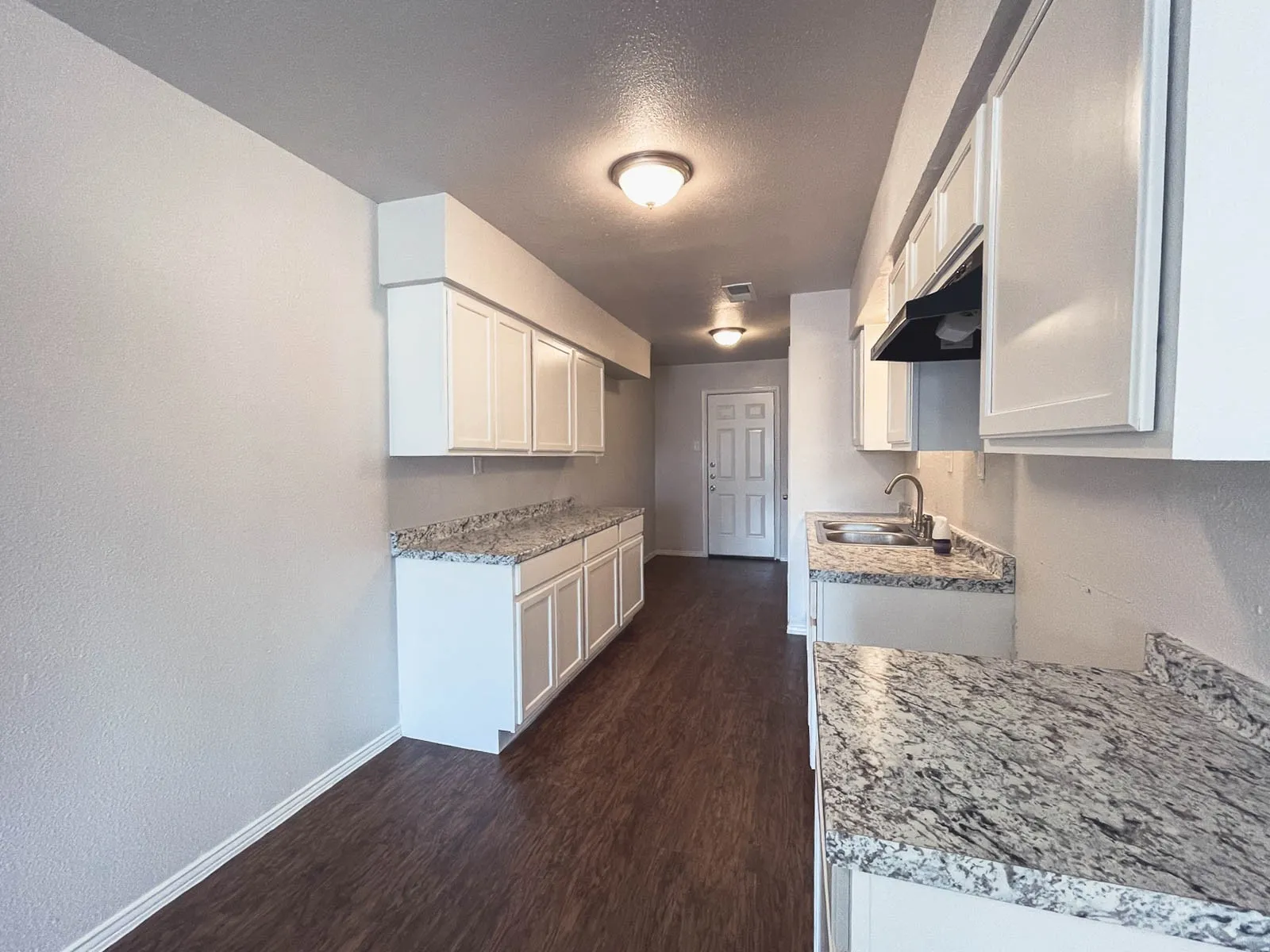 Apartment For Rent in Ellis County , 1603 S Hall Street B, Ennis, Texas 75119, 1 Bedroom, 1 Bathroom, Garage spaces, 777 Sqft, built in 1987, mls#21368247, Real Estate Agent in Ennis, Homes For Rent in Ellis county, Homes For Rent in Ennis, Realtor in Ennis Texas, Real Estate Brokerage Independent Realty Texas, Luminita Cordes Realtor