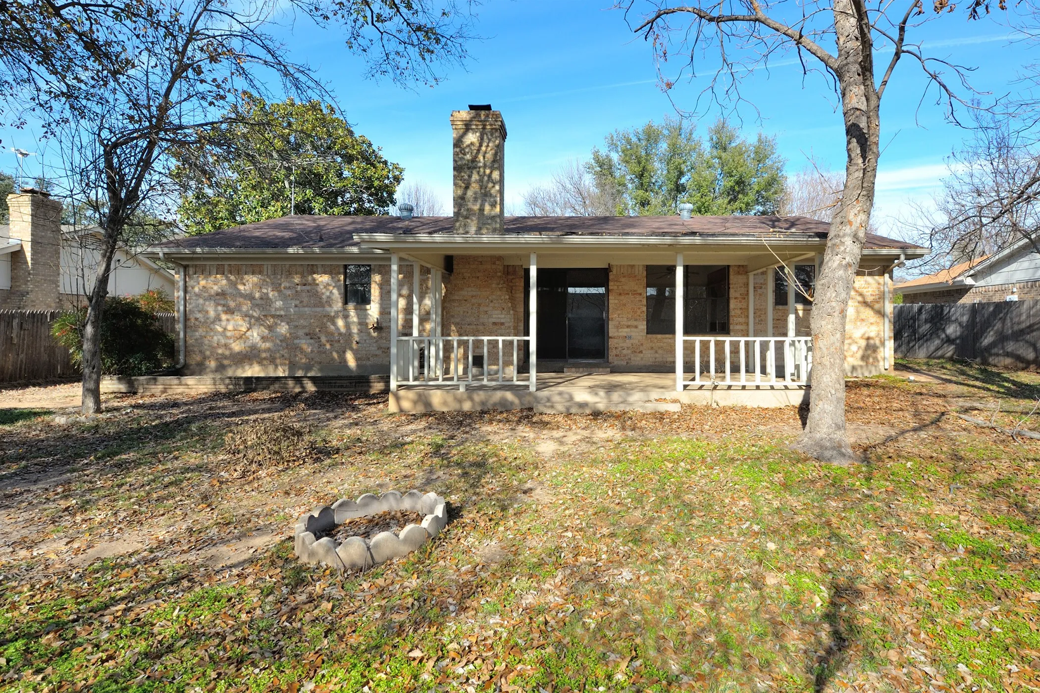 Single Family Residence For Rent in Parker County , 1209 Kay Drive, Weatherford, Texas 76086, 3 Bedroom, 2 Bathroom, 2 Garage spaces, 1,430 Sqft, built in 1980, mls#21368253, Real Estate Agent in Weatherford, Homes For Rent in Parker county, Homes For Rent in Weatherford, Realtor in Weatherford Texas, Real Estate Brokerage Independent Realty Texas, Luminita Cordes Realtor