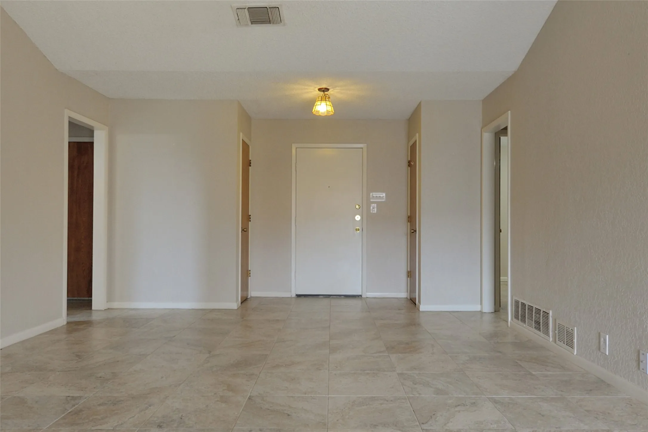 Single Family Residence For Rent in Parker County , 1209 Kay Drive, Weatherford, Texas 76086, 3 Bedroom, 2 Bathroom, 2 Garage spaces, 1,430 Sqft, built in 1980, mls#21368253, Real Estate Agent in Weatherford, Homes For Rent in Parker county, Homes For Rent in Weatherford, Realtor in Weatherford Texas, Real Estate Brokerage Independent Realty Texas, Luminita Cordes Realtor