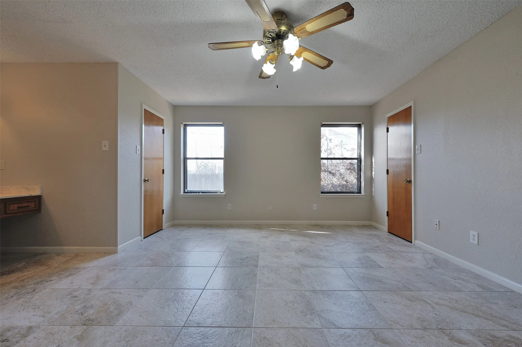 Single Family Residence For Rent in Parker County , 1209 Kay Drive, Weatherford, Texas 76086, 3 Bedroom, 2 Bathroom, 2 Garage spaces, 1,430 Sqft, built in 1980, mls#21368253, Real Estate Agent in Weatherford, Homes For Rent in Parker county, Homes For Rent in Weatherford, Realtor in Weatherford Texas, Real Estate Brokerage Independent Realty Texas, Luminita Cordes Realtor