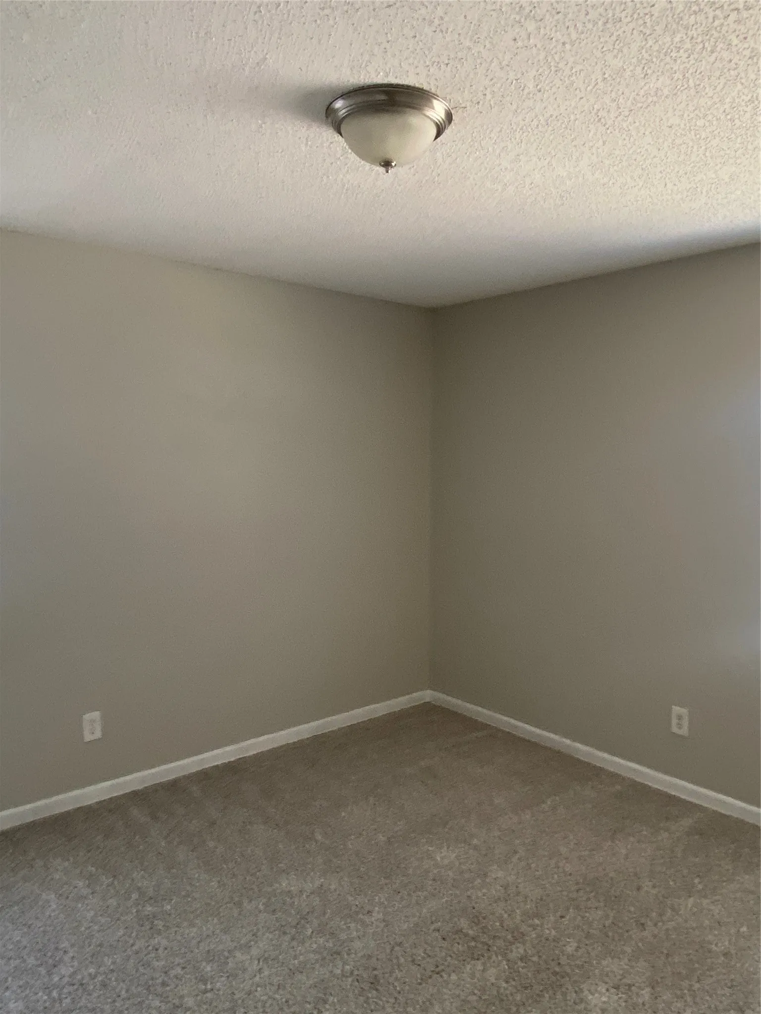 Single Family Residence For Rent in Dallas County , 5616 Glen Forest Lane, Dallas, Texas 75241, 3 Bedroom, 2 Bathroom, 2 Garage spaces, 1,949 Sqft, built in 1960, mls#21368254, Real Estate Agent in Dallas, Homes For Rent in Dallas county, Homes For Rent in Dallas, Realtor in Dallas Texas, Real Estate Brokerage Independent Realty Texas, Luminita Cordes Realtor