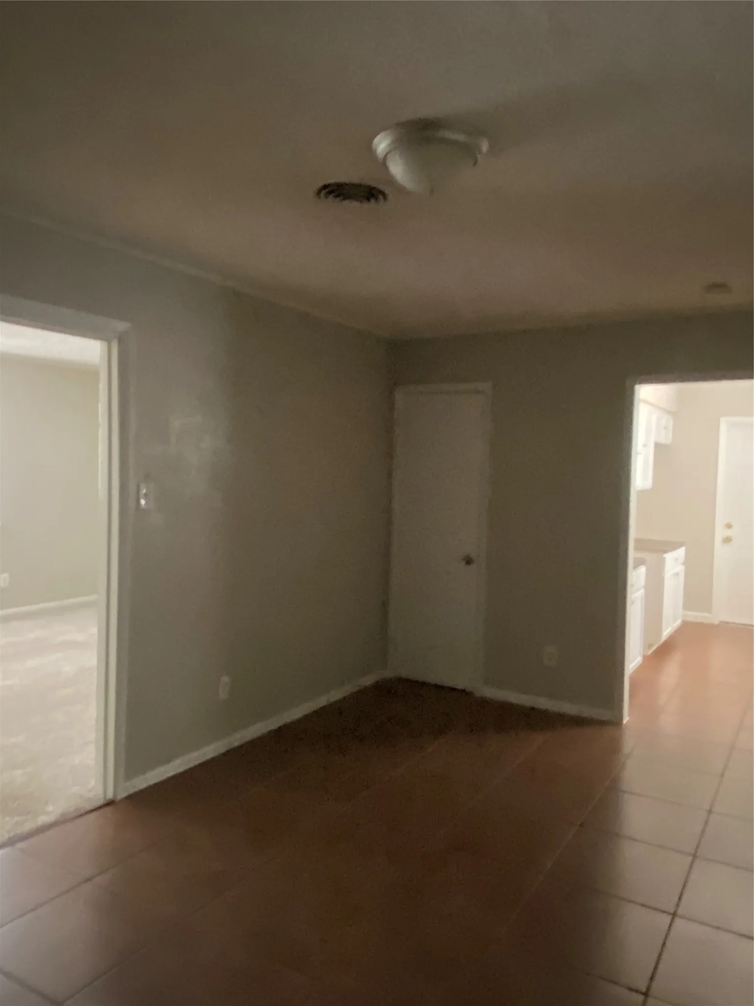 Single Family Residence For Rent in Dallas County , 5616 Glen Forest Lane, Dallas, Texas 75241, 3 Bedroom, 2 Bathroom, 2 Garage spaces, 1,949 Sqft, built in 1960, mls#21368254, Real Estate Agent in Dallas, Homes For Rent in Dallas county, Homes For Rent in Dallas, Realtor in Dallas Texas, Real Estate Brokerage Independent Realty Texas, Luminita Cordes Realtor