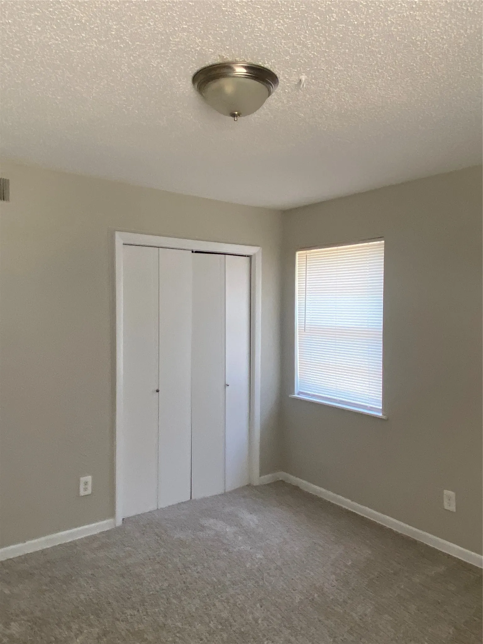 Single Family Residence For Rent in Dallas County , 5616 Glen Forest Lane, Dallas, Texas 75241, 3 Bedroom, 2 Bathroom, 2 Garage spaces, 1,949 Sqft, built in 1960, mls#21368254, Real Estate Agent in Dallas, Homes For Rent in Dallas county, Homes For Rent in Dallas, Realtor in Dallas Texas, Real Estate Brokerage Independent Realty Texas, Luminita Cordes Realtor