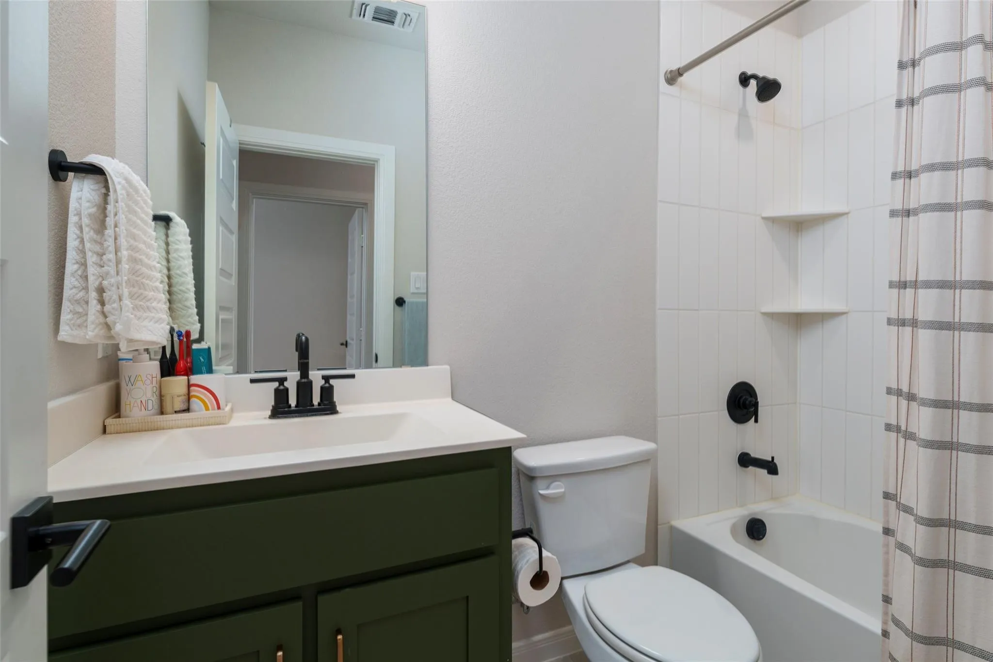 Single Family Residence For Rent in Tarrant County , 905 Carnation Drive, Crowley, Texas 76036, 3 Bedroom, 3 Bathroom, 2 Garage spaces, 1,904 Sqft, built in 2025, mls#21368087, Real Estate Agent in Crowley, Homes For Rent in Tarrant county, Homes For Rent in Crowley, Realtor in Crowley Texas, Real Estate Brokerage Independent Realty Texas, Luminita Cordes Realtor