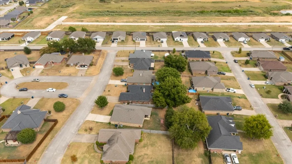 Single Family Residence For Sale in Henderson County , 107 N Collin Drive, Chandler, Texas 75758, 3 Bedroom, 2 Bathroom, 2 Garage spaces, 1,476 Sqft, built in 2005, mls#21368100, Real Estate Agent in Chandler, Homes For Sale in Henderson county, Homes For Sale in Chandler, Realtor in Chandler Texas, Real Estate Brokerage Independent Realty Texas, Luminita Cordes Realtor