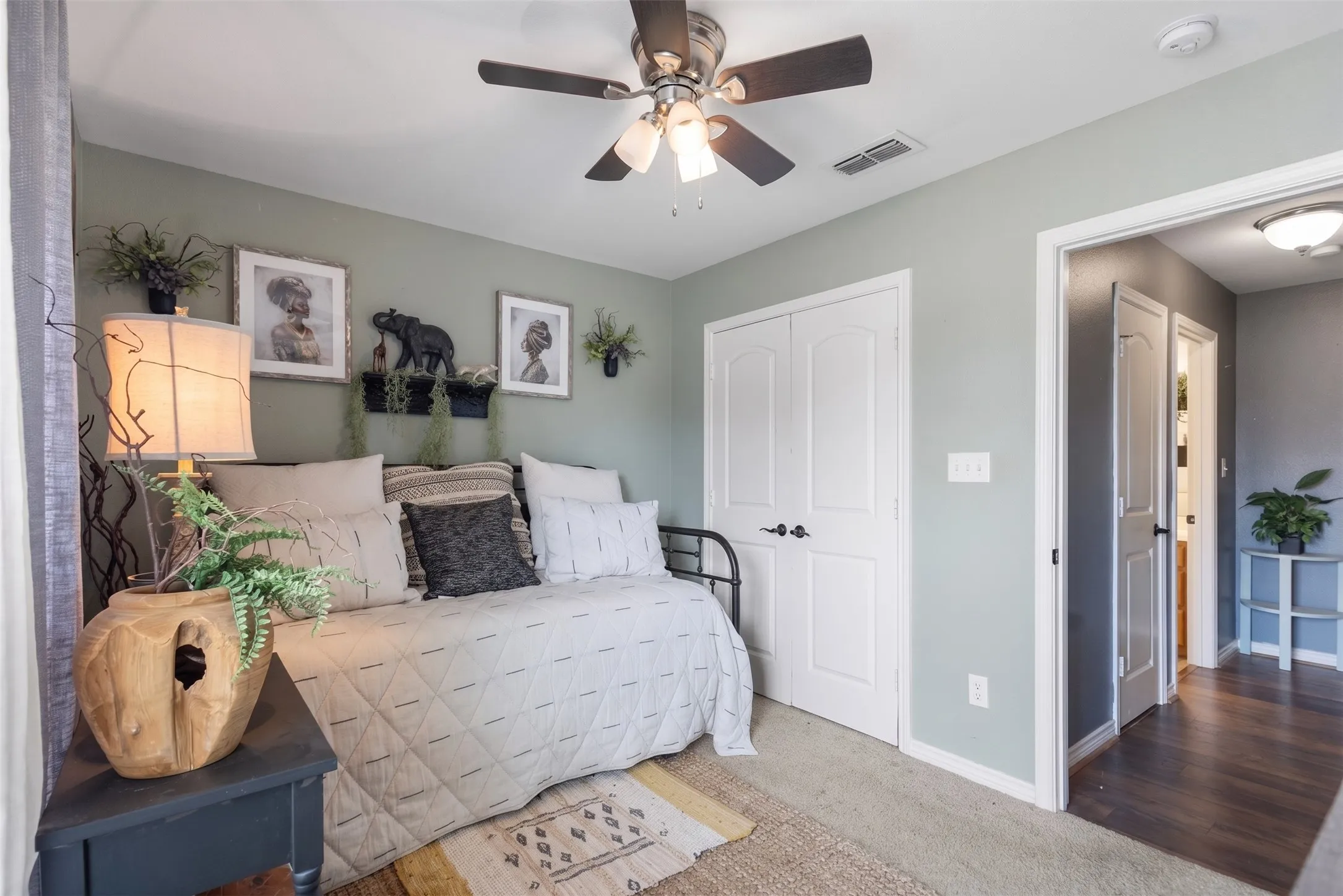Single Family Residence For Sale in Henderson County , 107 N Collin Drive, Chandler, Texas 75758, 3 Bedroom, 2 Bathroom, 2 Garage spaces, 1,476 Sqft, built in 2005, mls#21368100, Real Estate Agent in Chandler, Homes For Sale in Henderson county, Homes For Sale in Chandler, Realtor in Chandler Texas, Real Estate Brokerage Independent Realty Texas, Luminita Cordes Realtor