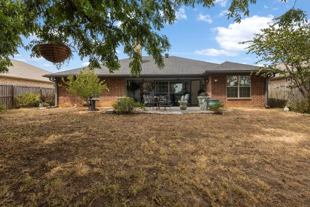 Single Family Residence For Sale in Henderson County , 107 N Collin Drive, Chandler, Texas 75758, 3 Bedroom, 2 Bathroom, 2 Garage spaces, 1,476 Sqft, built in 2005, mls#21368100, Real Estate Agent in Chandler, Homes For Sale in Henderson county, Homes For Sale in Chandler, Realtor in Chandler Texas, Real Estate Brokerage Independent Realty Texas, Luminita Cordes Realtor