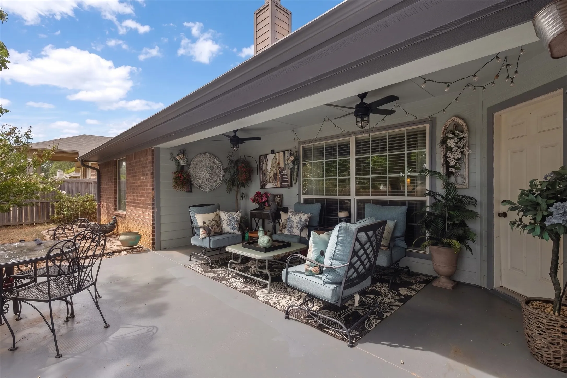Single Family Residence For Sale in Henderson County , 107 N Collin Drive, Chandler, Texas 75758, 3 Bedroom, 2 Bathroom, 2 Garage spaces, 1,476 Sqft, built in 2005, mls#21368100, Real Estate Agent in Chandler, Homes For Sale in Henderson county, Homes For Sale in Chandler, Realtor in Chandler Texas, Real Estate Brokerage Independent Realty Texas, Luminita Cordes Realtor