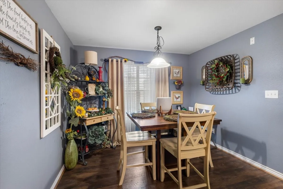Single Family Residence For Sale in Henderson County , 107 N Collin Drive, Chandler, Texas 75758, 3 Bedroom, 2 Bathroom, 2 Garage spaces, 1,476 Sqft, built in 2005, mls#21368100, Real Estate Agent in Chandler, Homes For Sale in Henderson county, Homes For Sale in Chandler, Realtor in Chandler Texas, Real Estate Brokerage Independent Realty Texas, Luminita Cordes Realtor