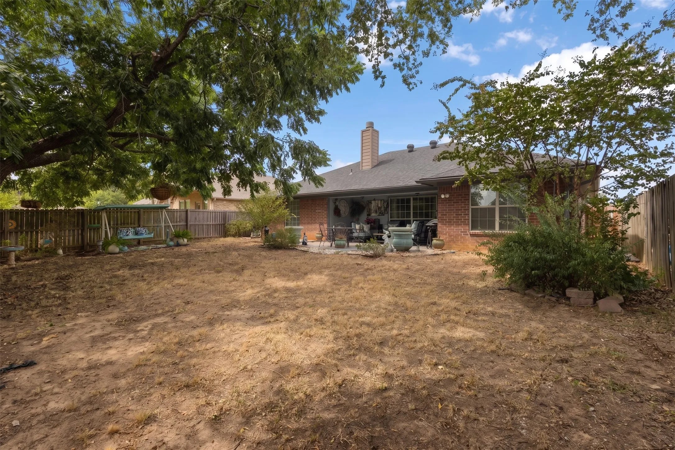 Single Family Residence For Sale in Henderson County , 107 N Collin Drive, Chandler, Texas 75758, 3 Bedroom, 2 Bathroom, 2 Garage spaces, 1,476 Sqft, built in 2005, mls#21368100, Real Estate Agent in Chandler, Homes For Sale in Henderson county, Homes For Sale in Chandler, Realtor in Chandler Texas, Real Estate Brokerage Independent Realty Texas, Luminita Cordes Realtor