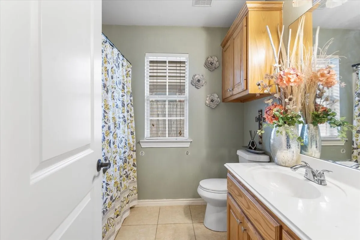 Single Family Residence For Sale in Henderson County , 107 N Collin Drive, Chandler, Texas 75758, 3 Bedroom, 2 Bathroom, 2 Garage spaces, 1,476 Sqft, built in 2005, mls#21368100, Real Estate Agent in Chandler, Homes For Sale in Henderson county, Homes For Sale in Chandler, Realtor in Chandler Texas, Real Estate Brokerage Independent Realty Texas, Luminita Cordes Realtor