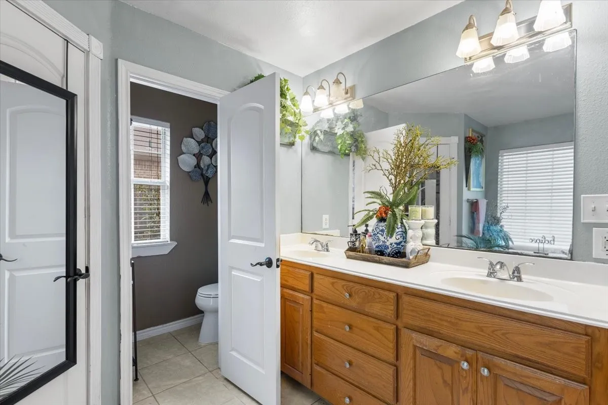 Single Family Residence For Sale in Henderson County , 107 N Collin Drive, Chandler, Texas 75758, 3 Bedroom, 2 Bathroom, 2 Garage spaces, 1,476 Sqft, built in 2005, mls#21368100, Real Estate Agent in Chandler, Homes For Sale in Henderson county, Homes For Sale in Chandler, Realtor in Chandler Texas, Real Estate Brokerage Independent Realty Texas, Luminita Cordes Realtor
