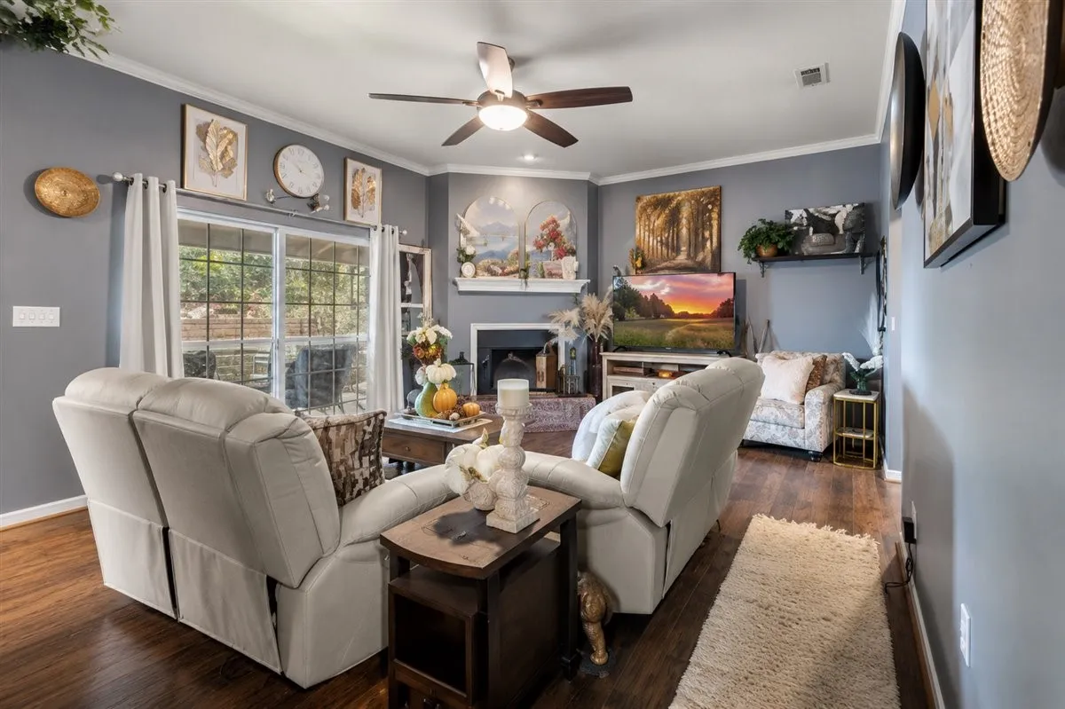 Single Family Residence For Sale in Henderson County , 107 N Collin Drive, Chandler, Texas 75758, 3 Bedroom, 2 Bathroom, 2 Garage spaces, 1,476 Sqft, built in 2005, mls#21368100, Real Estate Agent in Chandler, Homes For Sale in Henderson county, Homes For Sale in Chandler, Realtor in Chandler Texas, Real Estate Brokerage Independent Realty Texas, Luminita Cordes Realtor