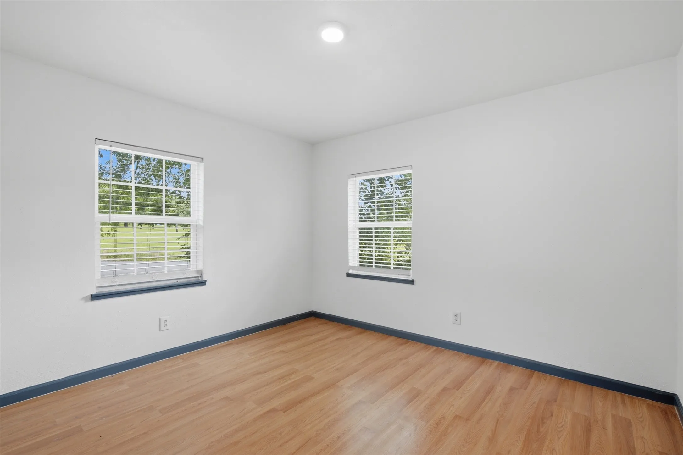 Single Family Residence For Rent in Grayson County , 620 E Sears Street, Denison, Texas 75021, 2 Bedroom, 1 Bathroom, Garage spaces, 980 Sqft, built in 1940, mls#21368271, Real Estate Agent in Denison, Homes For Rent in Grayson county, Homes For Rent in Denison, Realtor in Denison Texas, Real Estate Brokerage Independent Realty Texas, Luminita Cordes Realtor