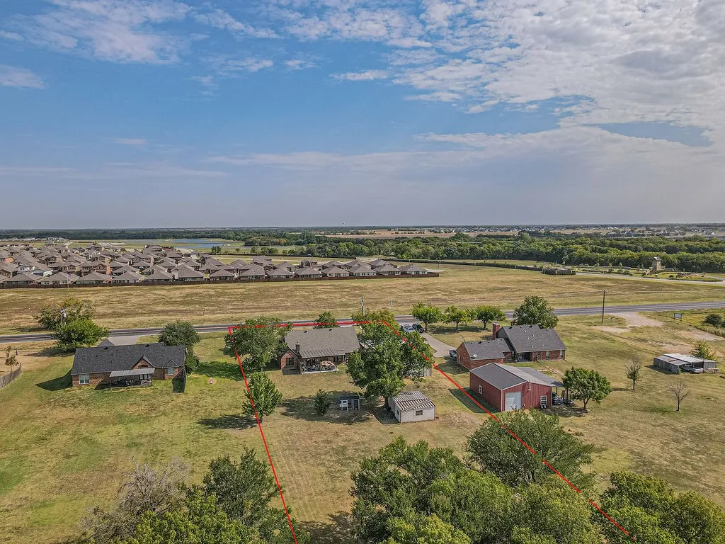 Single Family Residence For Sale in Hunt County , 5497 Fm 6, Josephine, Texas 75135, 4 Bedroom, 2 Bathroom, 2 Garage spaces, 2,067 Sqft, built in 2003, mls#21350521, Real Estate Agent in Josephine, Homes For Sale in Hunt county, Homes For Sale in Josephine, Realtor in Josephine Texas, Real Estate Brokerage Independent Realty Texas, Luminita Cordes Realtor