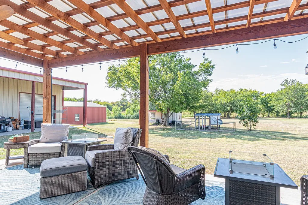Single Family Residence For Sale in Hunt County , 5497 Fm 6, Josephine, Texas 75135, 4 Bedroom, 2 Bathroom, 2 Garage spaces, 2,067 Sqft, built in 2003, mls#21350521, Real Estate Agent in Josephine, Homes For Sale in Hunt county, Homes For Sale in Josephine, Realtor in Josephine Texas, Real Estate Brokerage Independent Realty Texas, Luminita Cordes Realtor