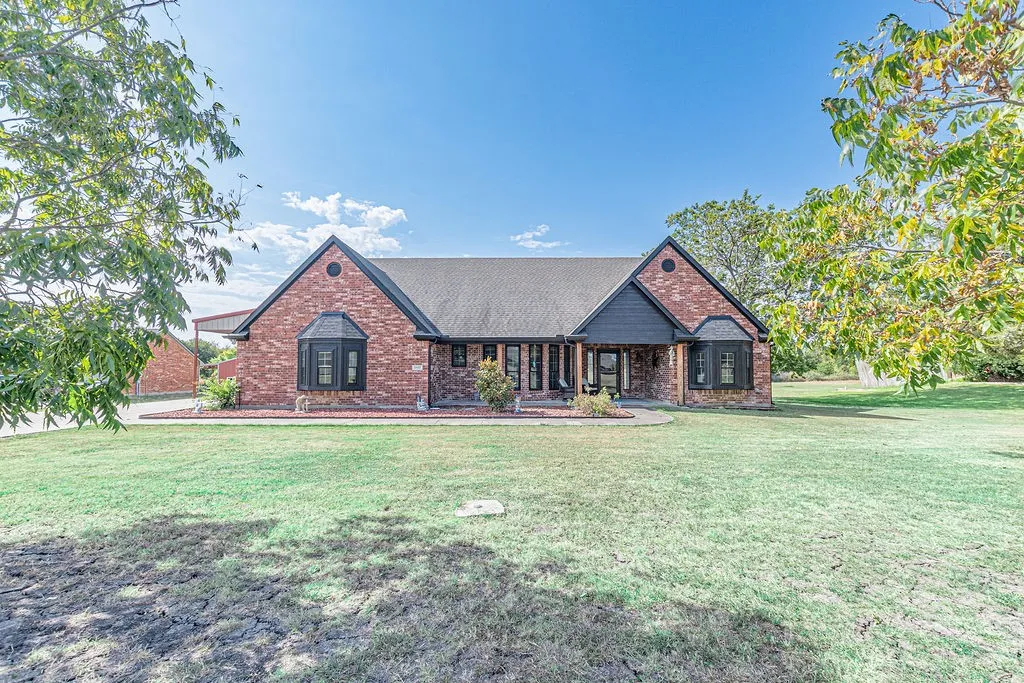 Single Family Residence For Sale in Hunt County , 5497 Fm 6, Josephine, Texas 75135, 4 Bedroom, 2 Bathroom, 2 Garage spaces, 2,067 Sqft, built in 2003, mls#21350521, Real Estate Agent in Josephine, Homes For Sale in Hunt county, Homes For Sale in Josephine, Realtor in Josephine Texas, Real Estate Brokerage Independent Realty Texas, Luminita Cordes Realtor