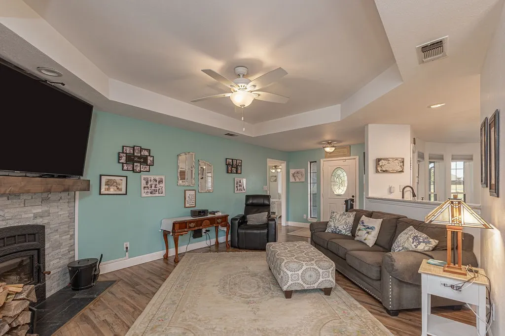 Single Family Residence For Sale in Hunt County , 5497 Fm 6, Josephine, Texas 75135, 4 Bedroom, 2 Bathroom, 2 Garage spaces, 2,067 Sqft, built in 2003, mls#21350521, Real Estate Agent in Josephine, Homes For Sale in Hunt county, Homes For Sale in Josephine, Realtor in Josephine Texas, Real Estate Brokerage Independent Realty Texas, Luminita Cordes Realtor