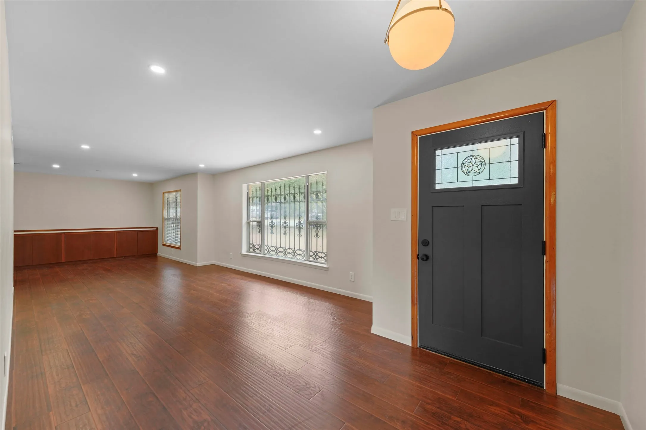 Front Living Space/Formal Dining