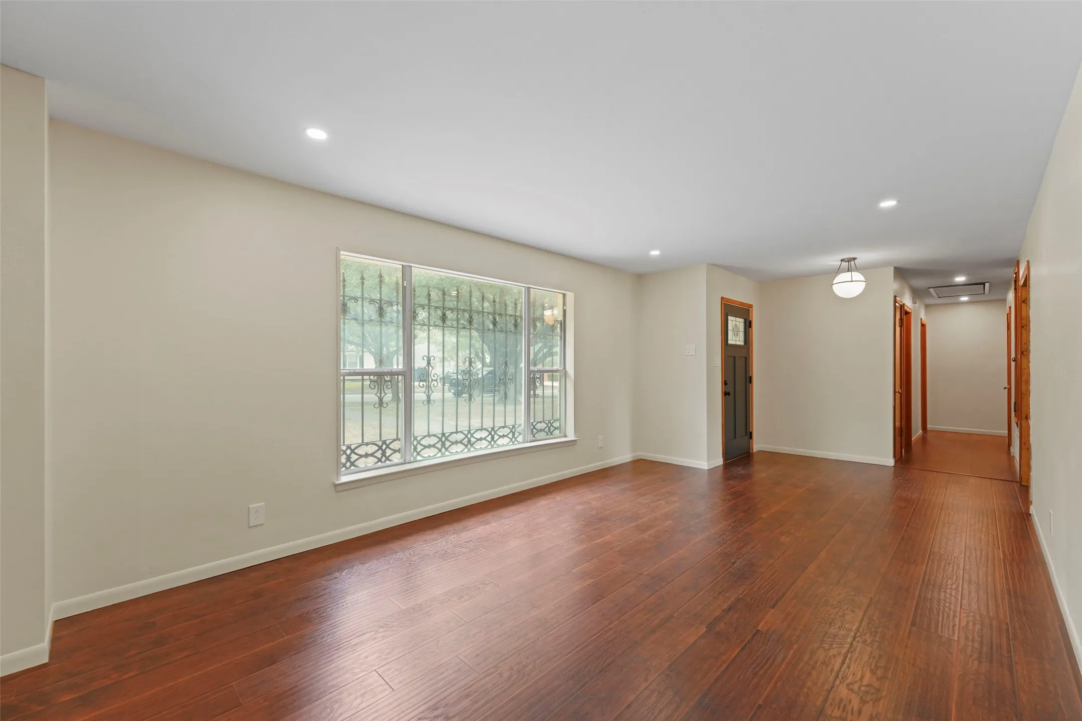 Front Living Space/Formal Dining