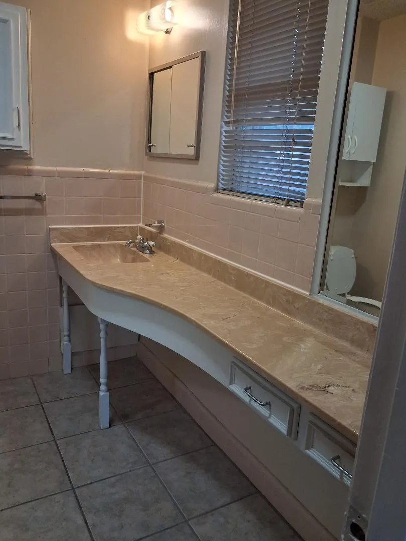 Single Family Residence For Rent in Tarrant County , 61 Somerset Terrace, Bedford, Texas 76022, 3 Bedroom, 2 Bathroom, 2 Garage spaces, 1,357 Sqft, built in 1960, mls#21332549, Real Estate Agent in Bedford, Homes For Rent in Tarrant county, Homes For Rent in Bedford, Realtor in Bedford Texas, Real Estate Brokerage Independent Realty Texas, Luminita Cordes Realtor