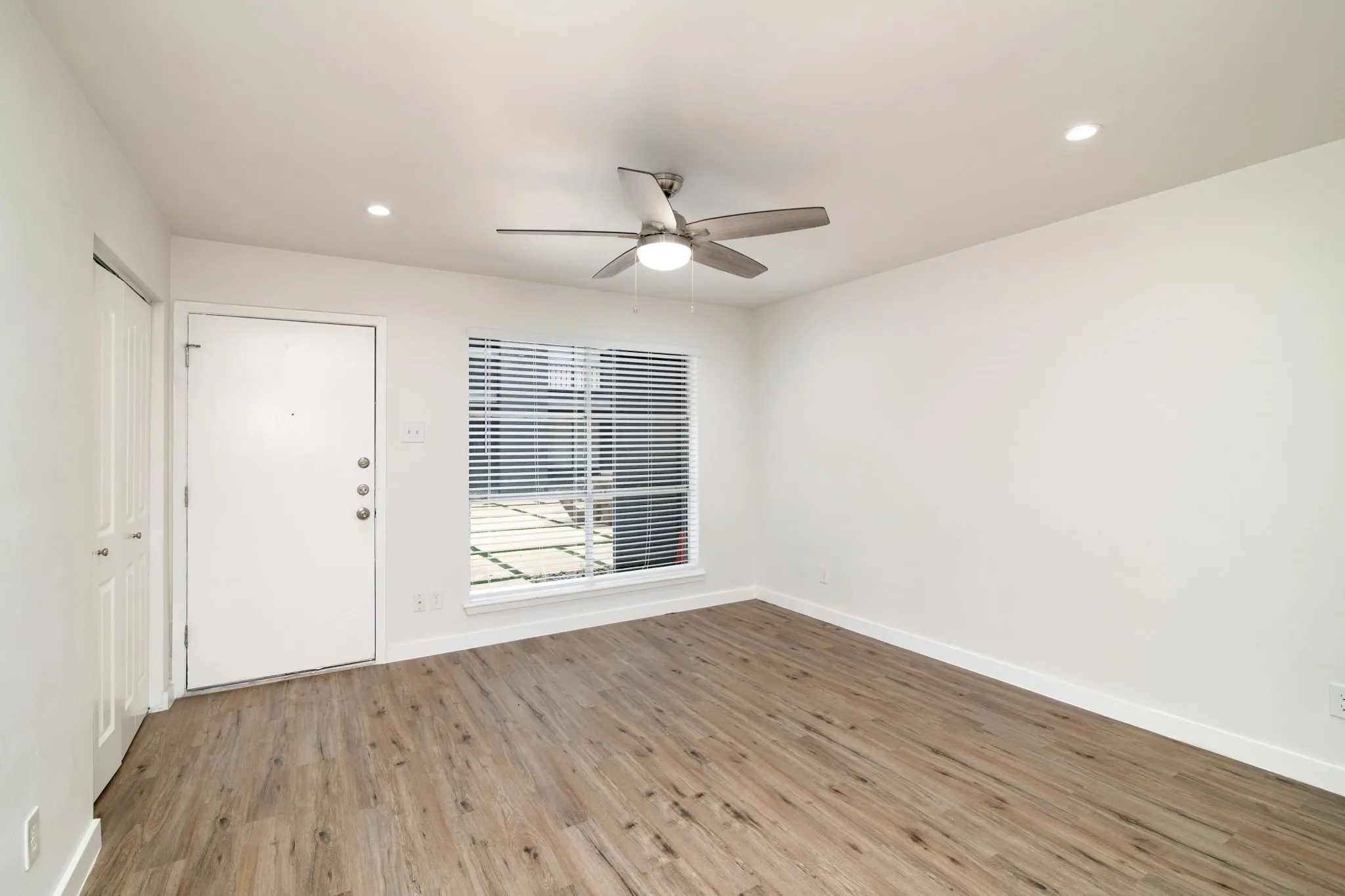Apartment For Rent in Dallas County , 2722 Throckmorton Street 102, Dallas, Texas 75219, 0, 0, Garage spaces, 475 Sqft, built in 1974, mls#21368279, Real Estate Agent in Dallas, Homes For Rent in Dallas county, Homes For Rent in Dallas, Realtor in Dallas Texas, Real Estate Brokerage Independent Realty Texas, Luminita Cordes Realtor